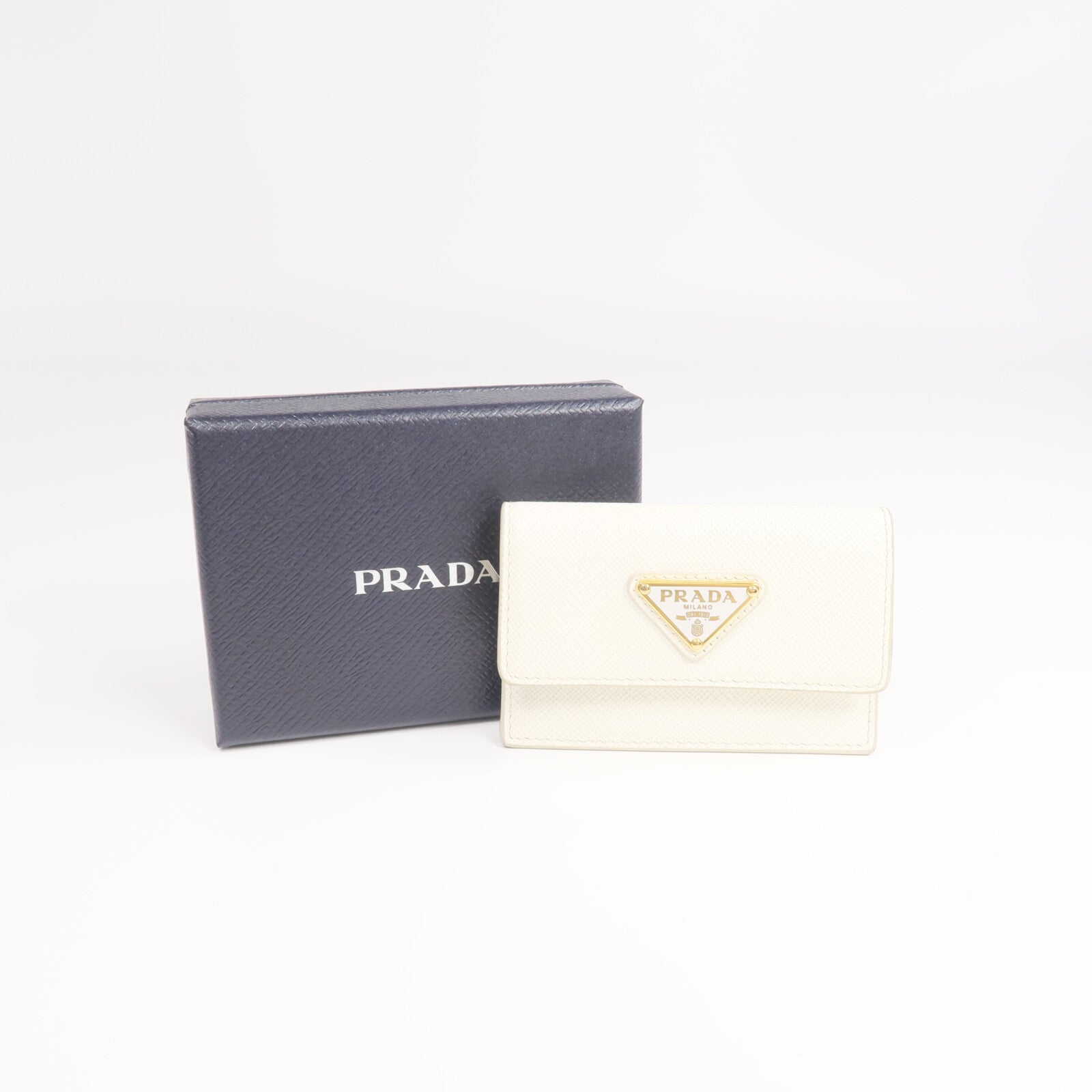 PRADA Saffiano皮革Card Case金扣卡片套