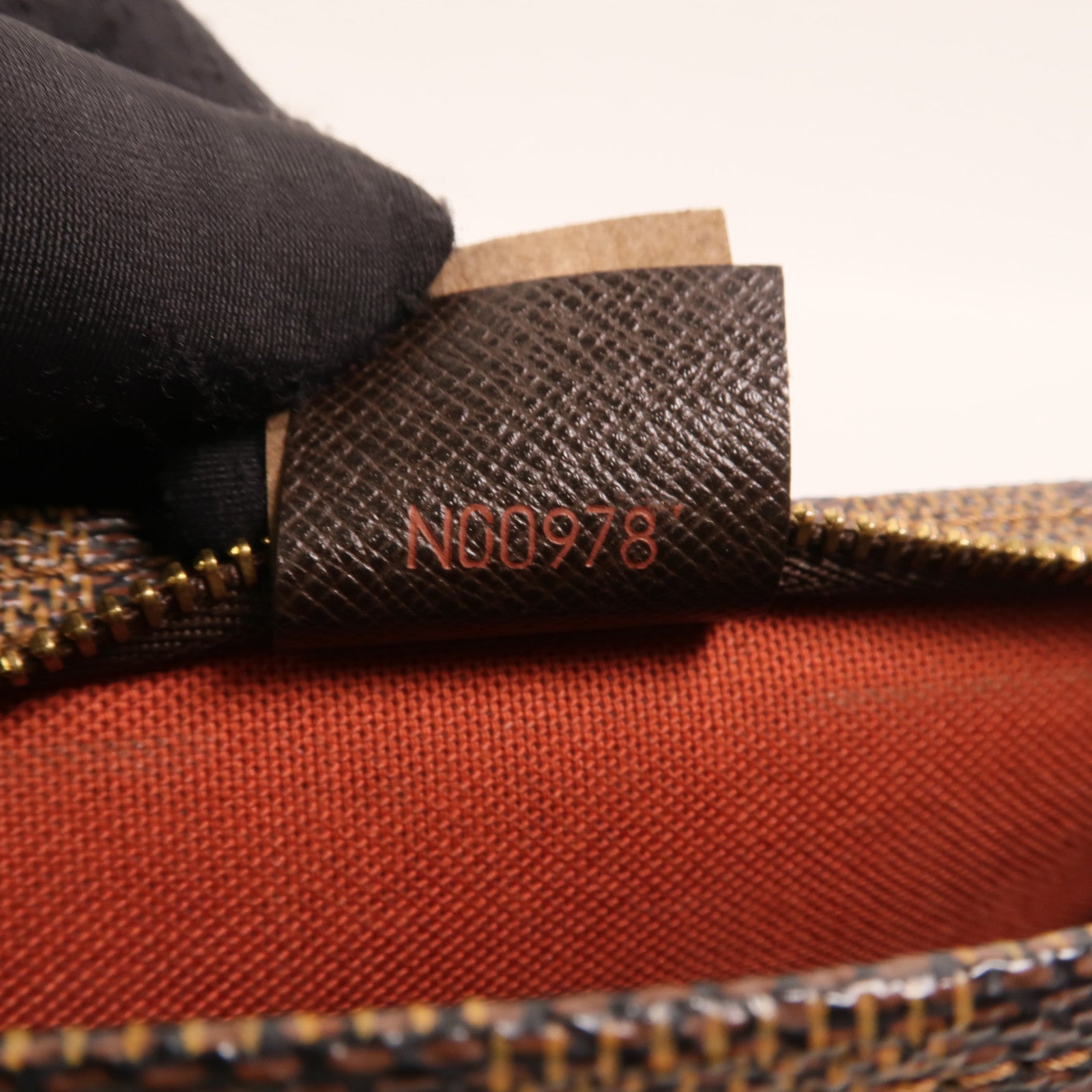 LOUIS VUITTON Damier Trousse Pochette金扣手挽袋