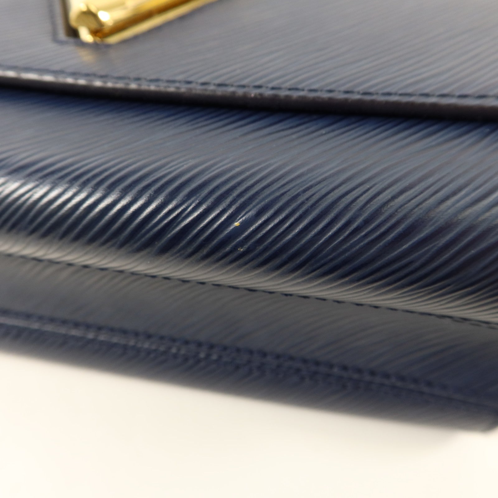 LOUIS VUITTON Epi Twist MM金扣鏈帶肩背袋