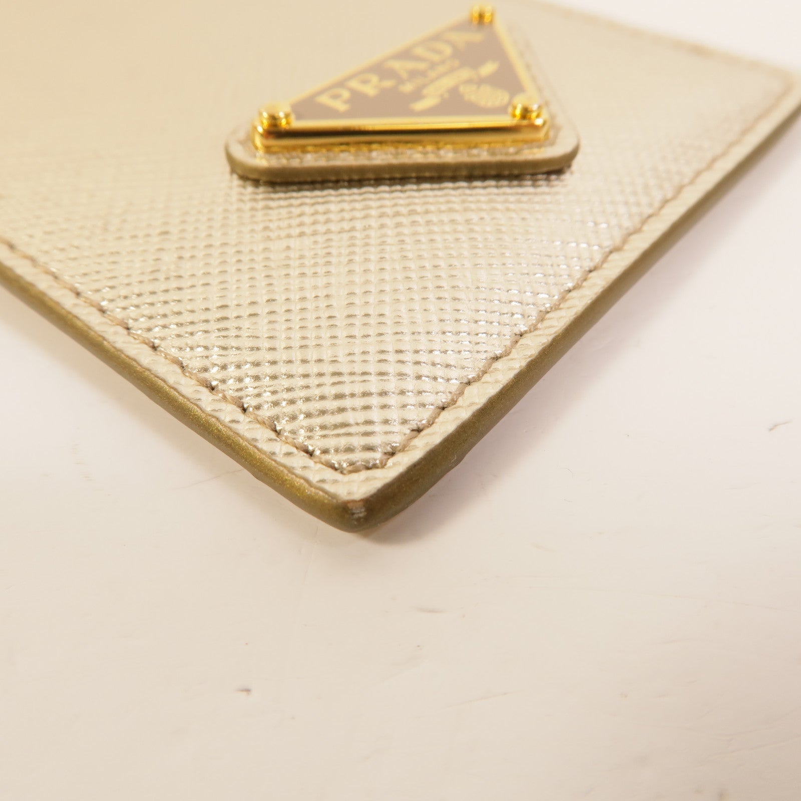 PRADA 牛皮皮革Saffiano Leather Badge Holde卡片套/證件套