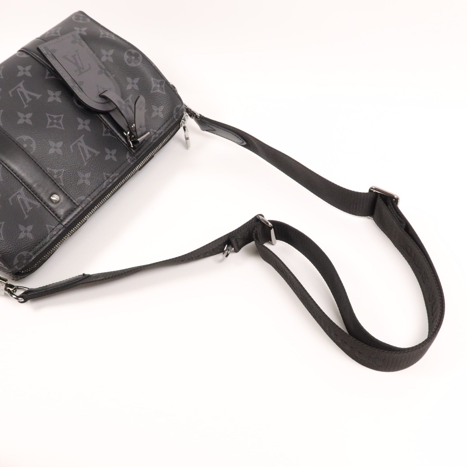 LOUIS VUITTON Monogram Eclipse City Keepall手挽肩背兩用袋