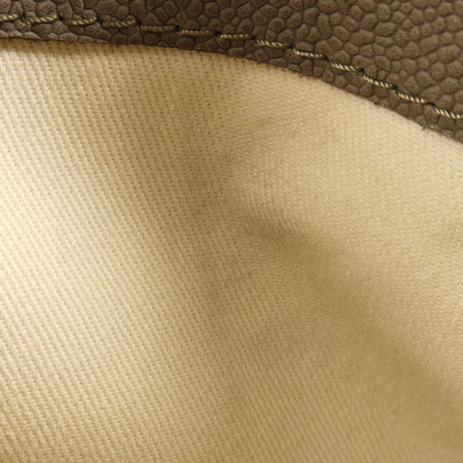 CHANEL 牛皮皮革Shoulder Bag銀扣肩背袋