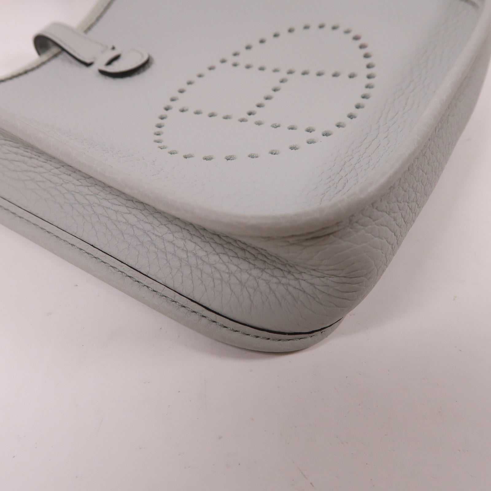 HERMES Clemence皮革Evelyne TPM銀扣肩背袋Bleu Pale