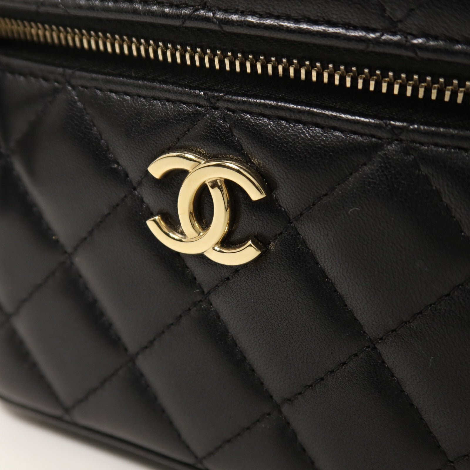 CHANEL 羊皮皮革Vanity Case金扣鏈帶手挽肩背袋