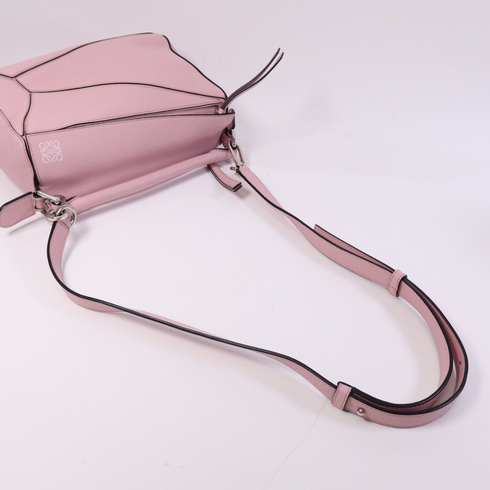 LOEWE 牛皮皮革Puzzle Small銀扣手挽肩背兩用袋