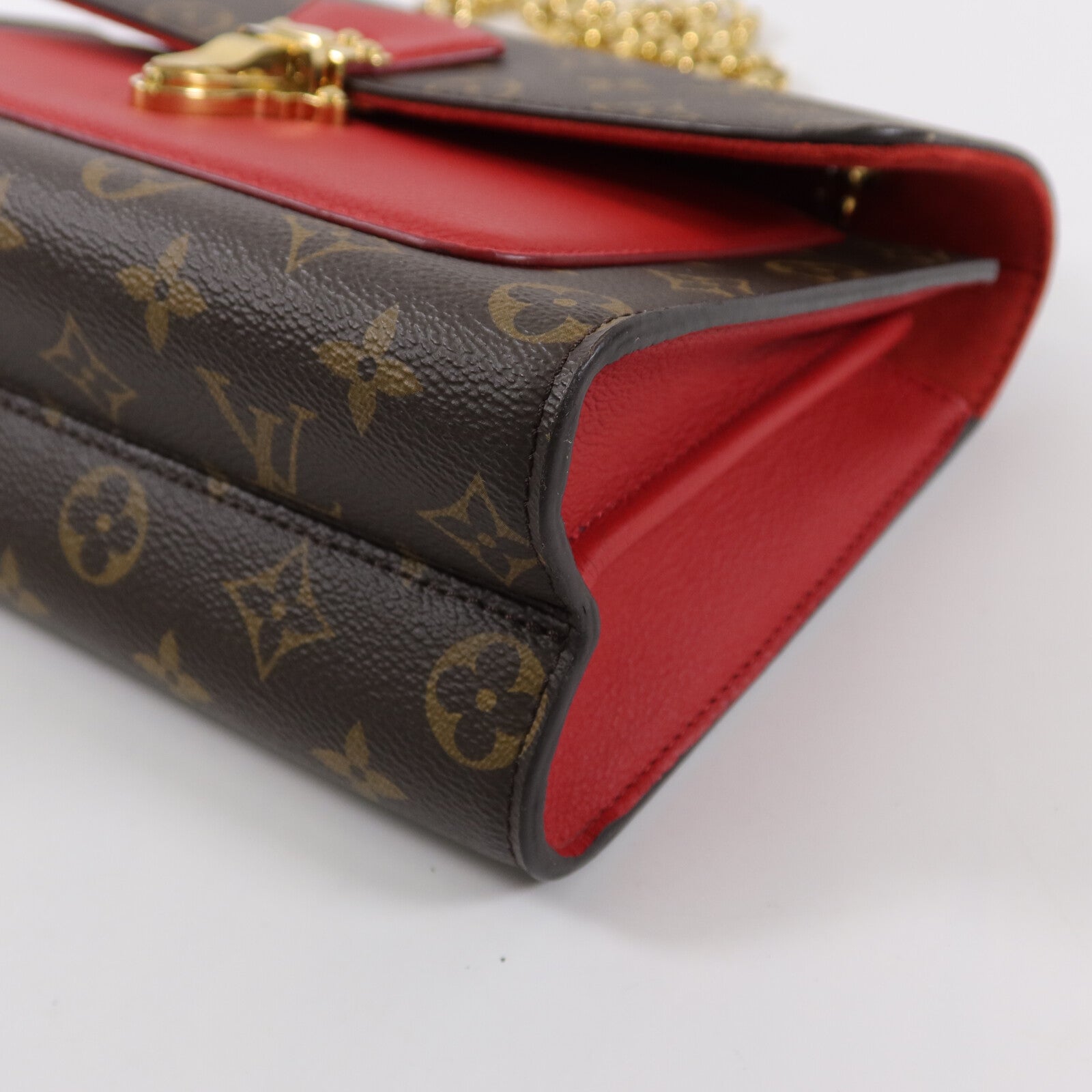 LOUIS VUITTON Monogram Victoire鏈帶肩背袋