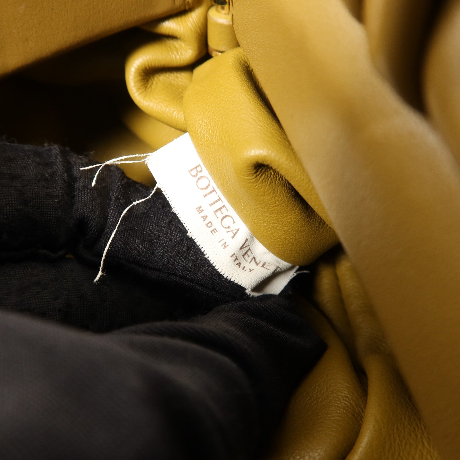 BOTTEGA VENETA 牛皮皮革The Chain Pouch鏈帶肩背袋