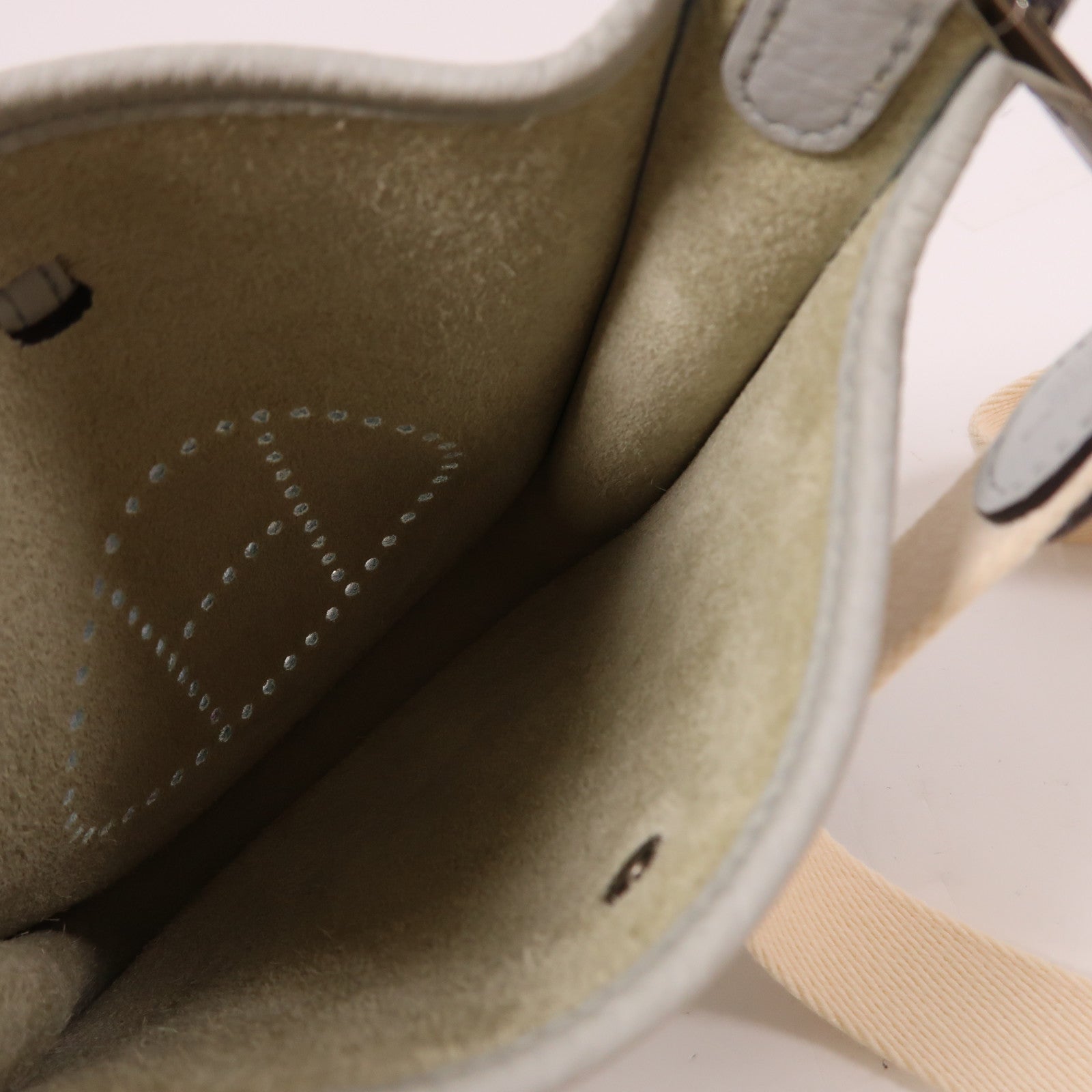 HERMES Clemence皮革Evelyne TPM銀扣肩背袋Bleu Pale