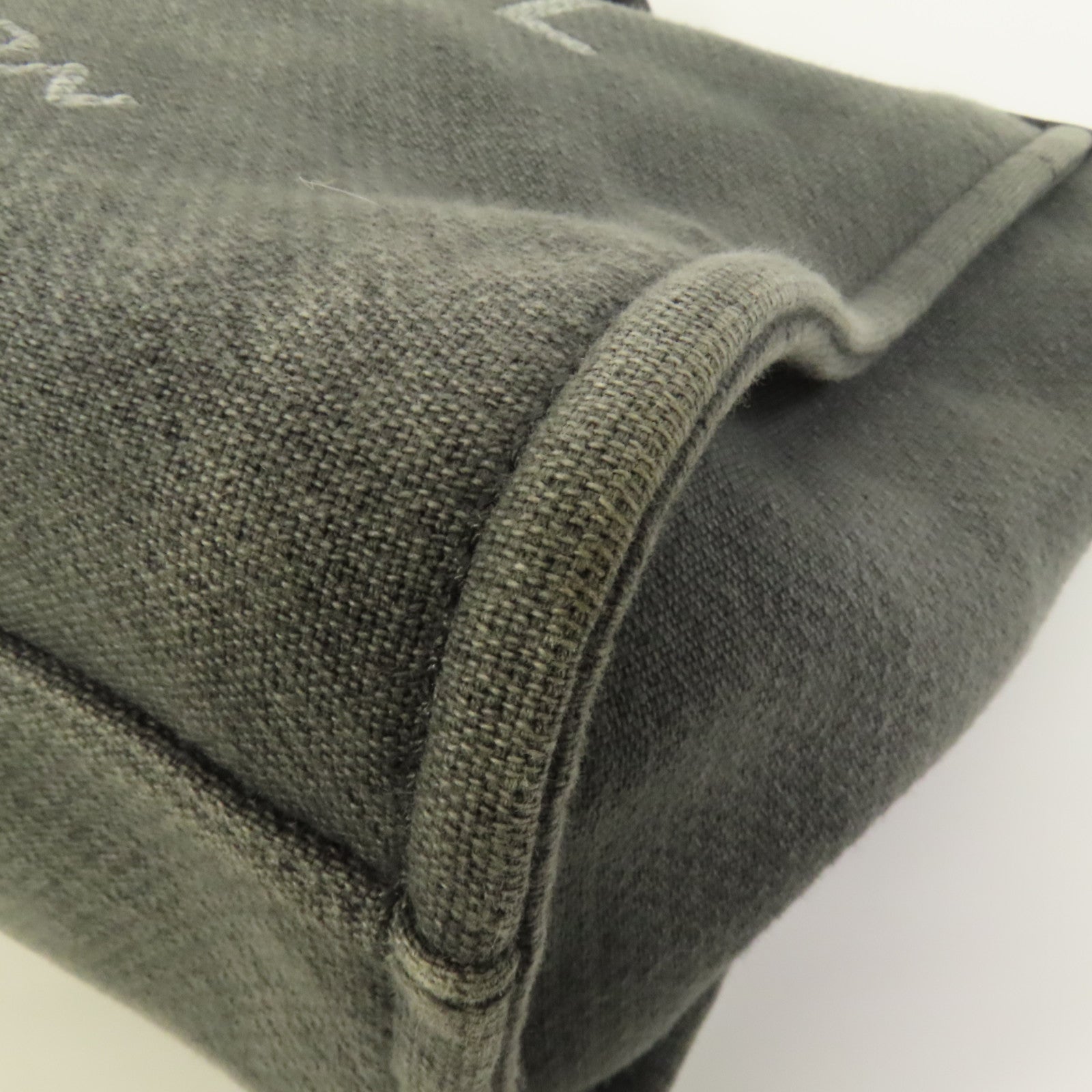 CHANEL 帆布Deauville銀扣鏈帶肩背袋