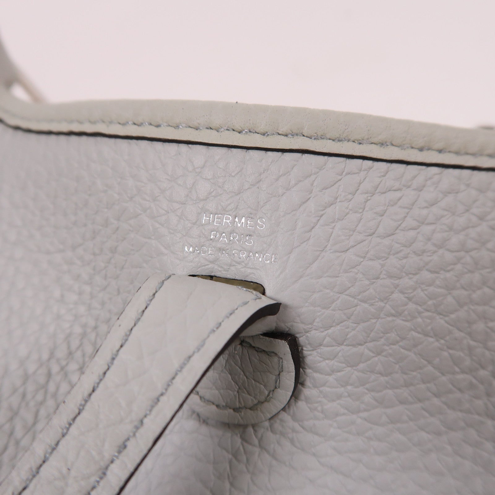 HERMES Clemence皮革Evelyne TPM銀扣肩背袋Bleu Pale