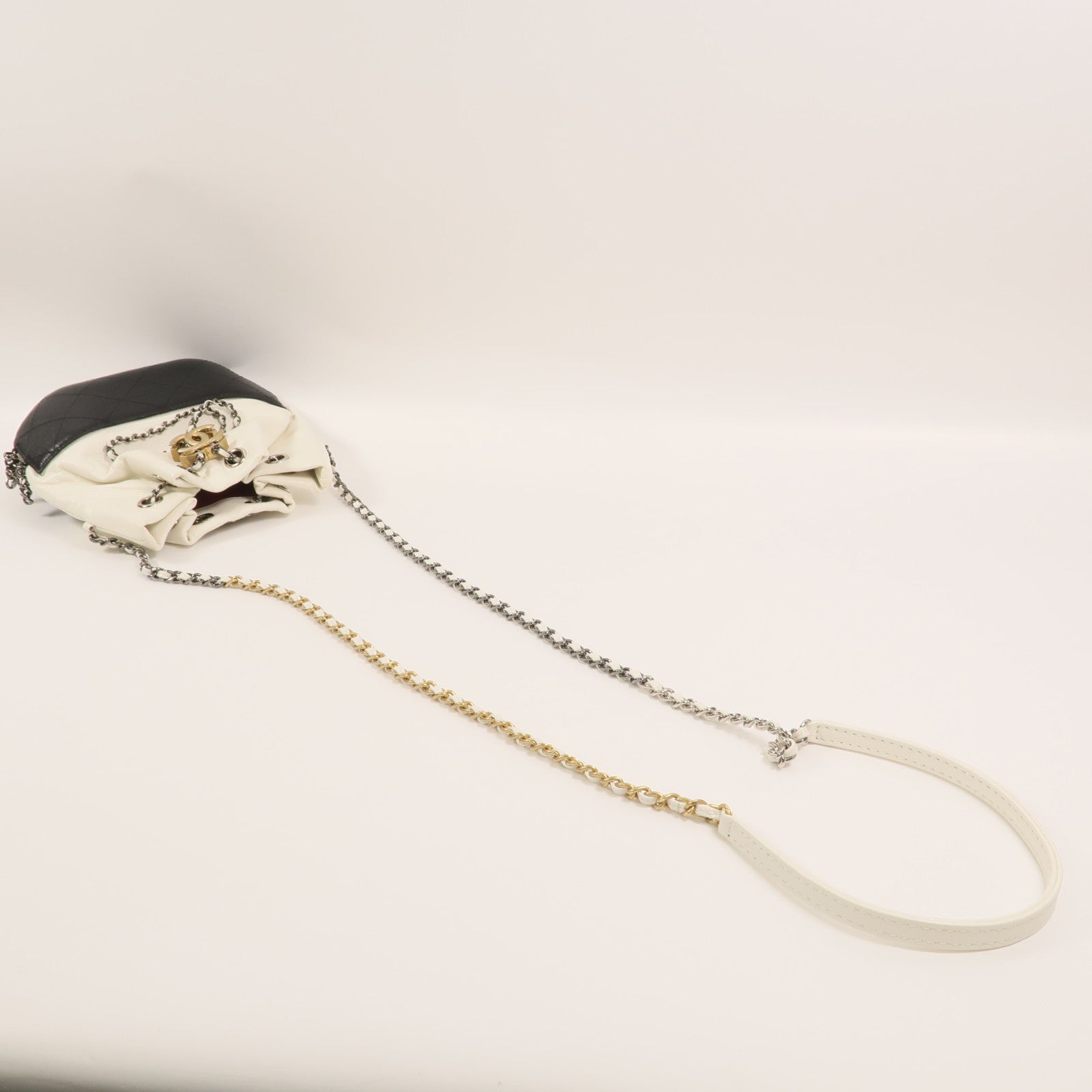CHANEL 牛皮皮革Gabrielle Bucket鏈帶肩背袋