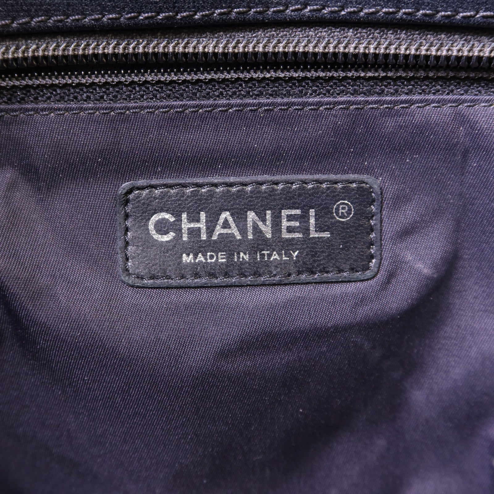CHANEL 塗層帆布Paris Biarritz銀扣手挽袋