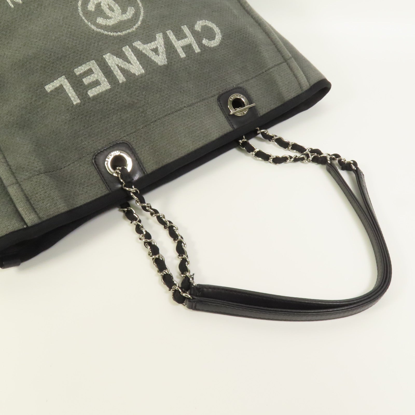 CHANEL 帆布Deauville銀扣鏈帶肩背袋