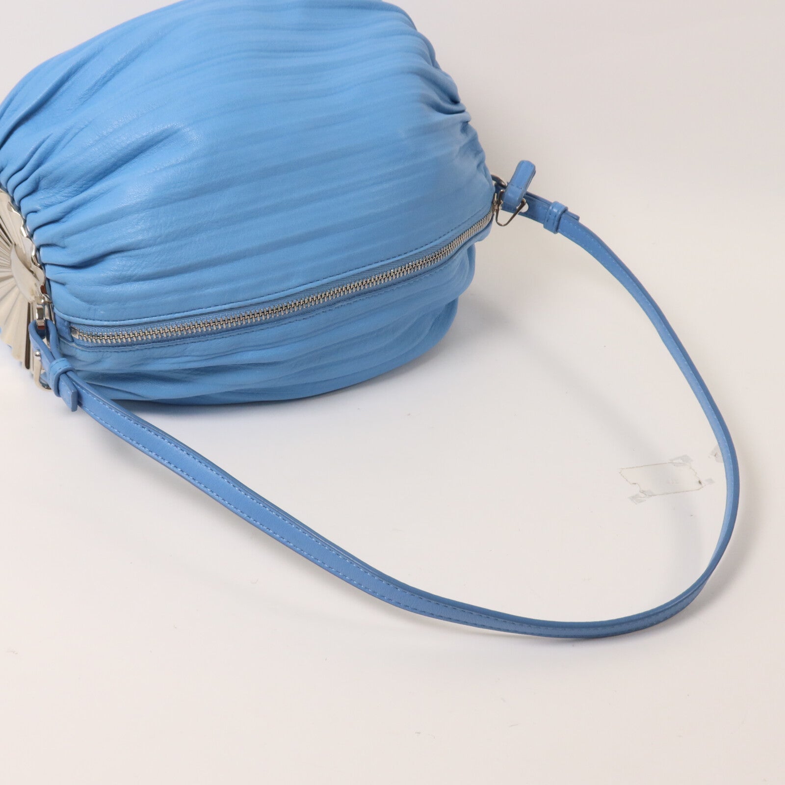 LOEWE 羊皮皮革Bracelet Pouch肩背袋