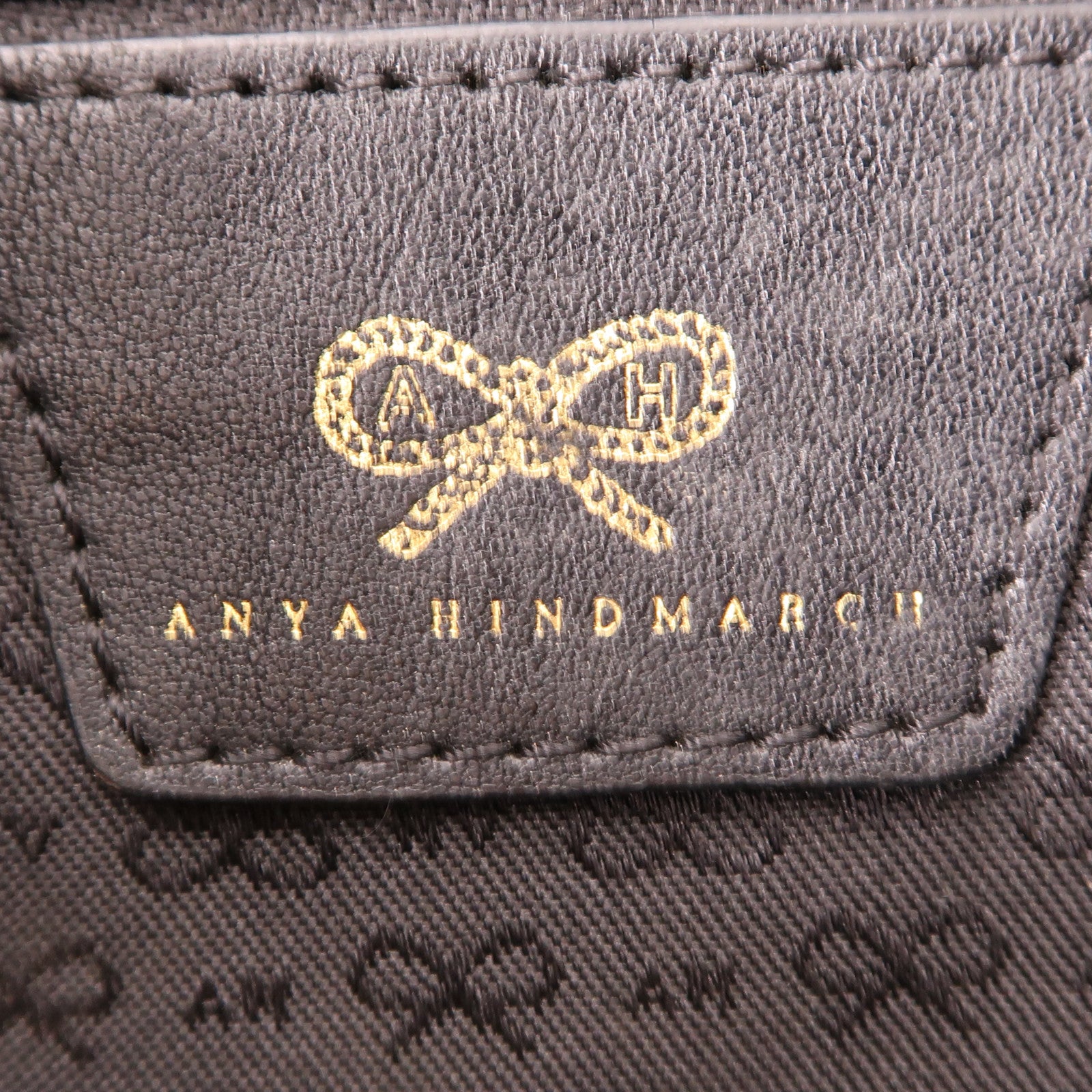 ANYA HINDMARCH 牛皮皮革Hand Bag金扣手挽袋