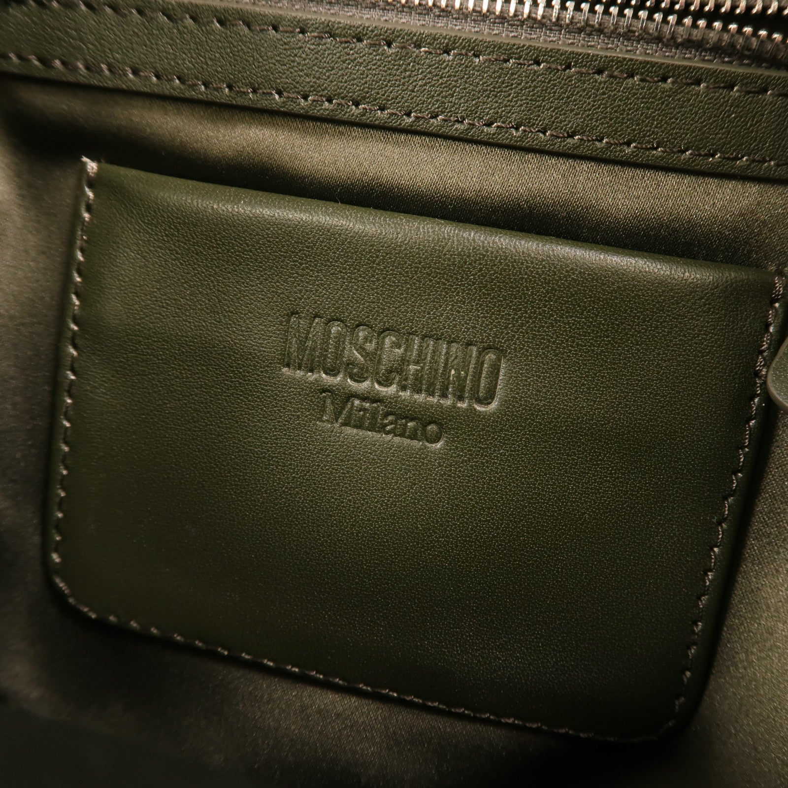 MOSCHINO 尼龍Backpack銀扣背包