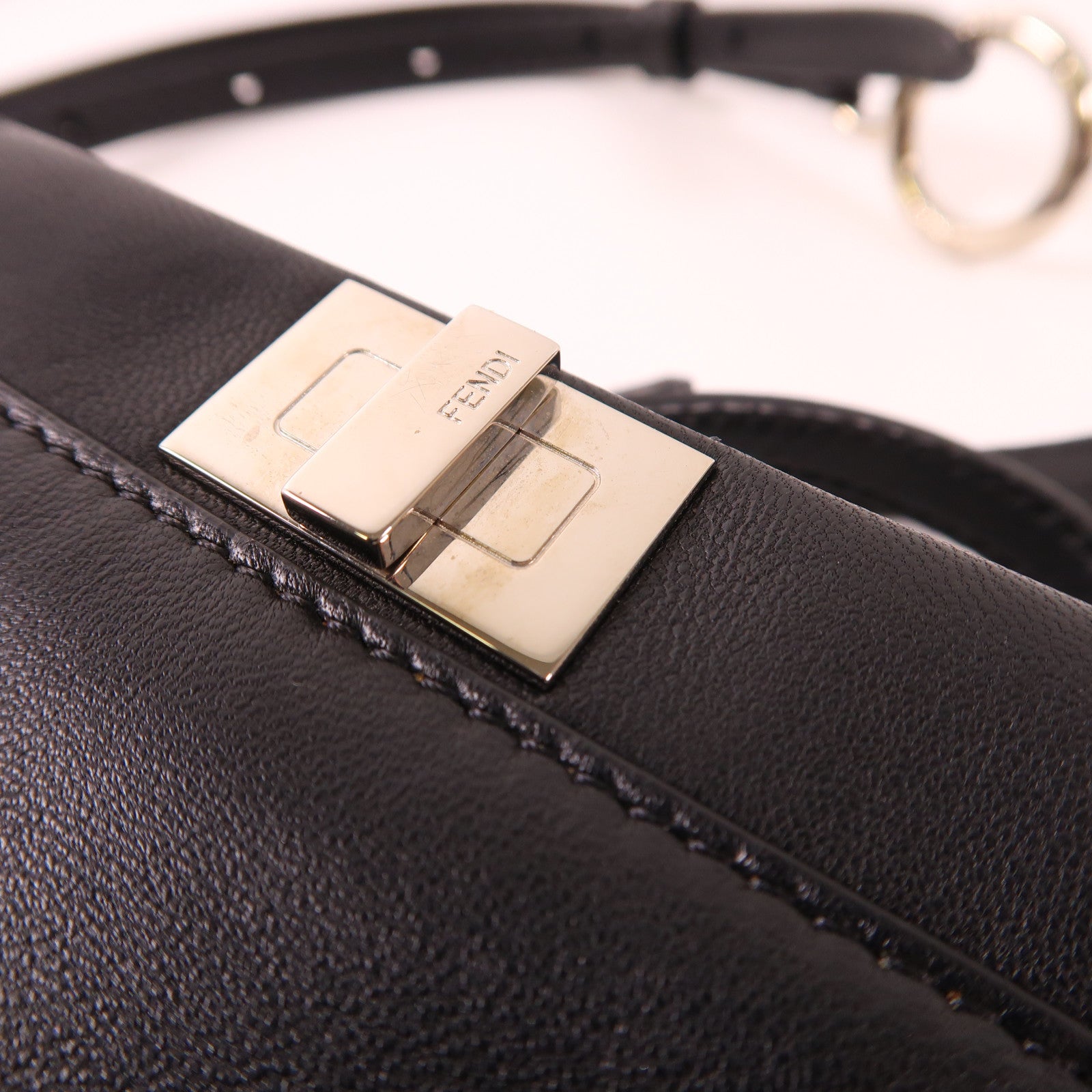 FENDI 皮革/毛茸Micro Peekaboo銀扣手挽肩背兩用袋