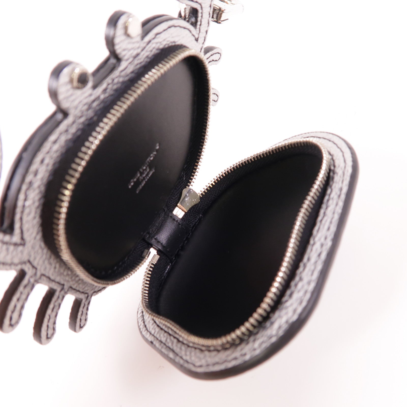 LOUIS VUITTON Monogram LV Crab銀扣吊飾