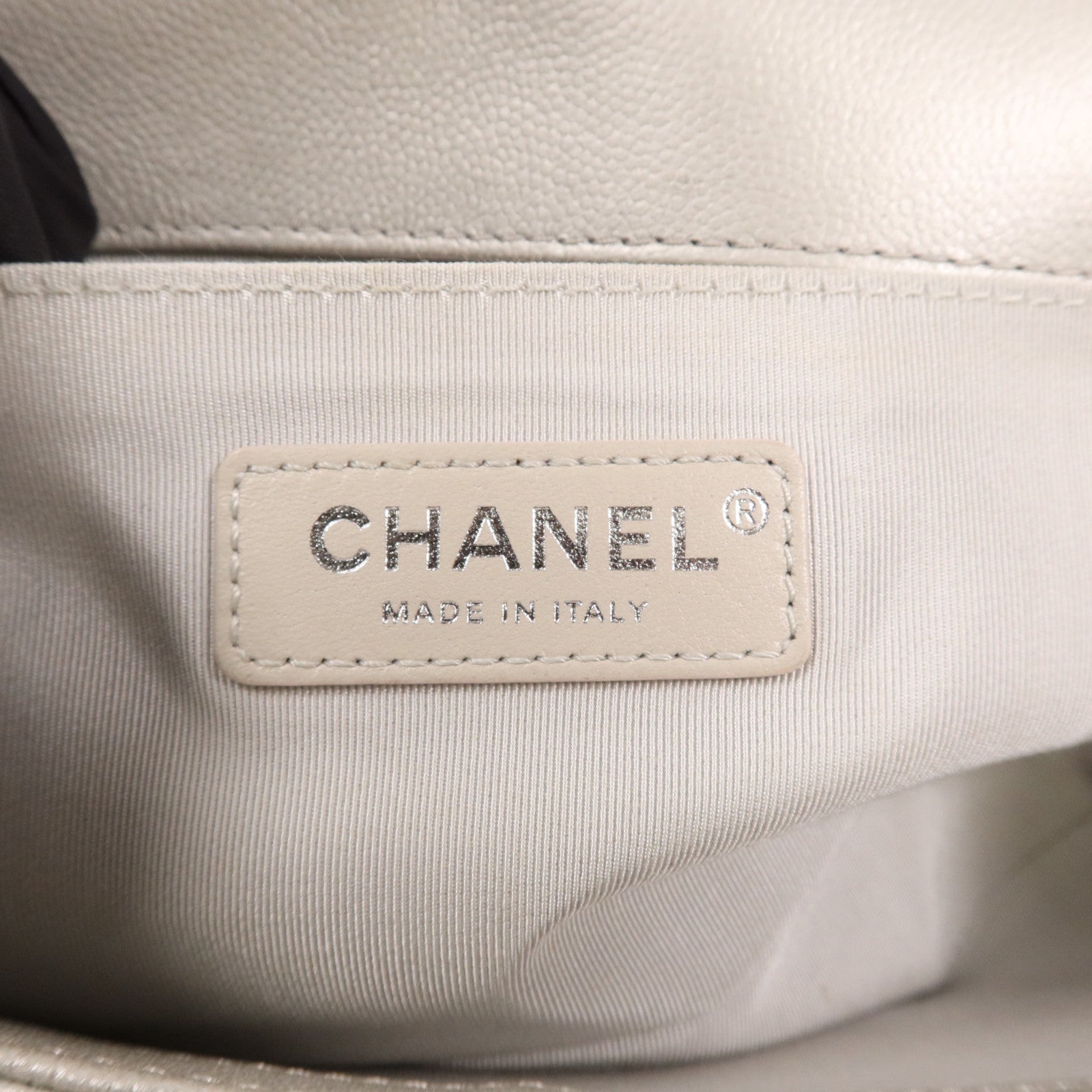 CHANEL 牛皮皮革Boy 25銀扣鏈帶肩背袋