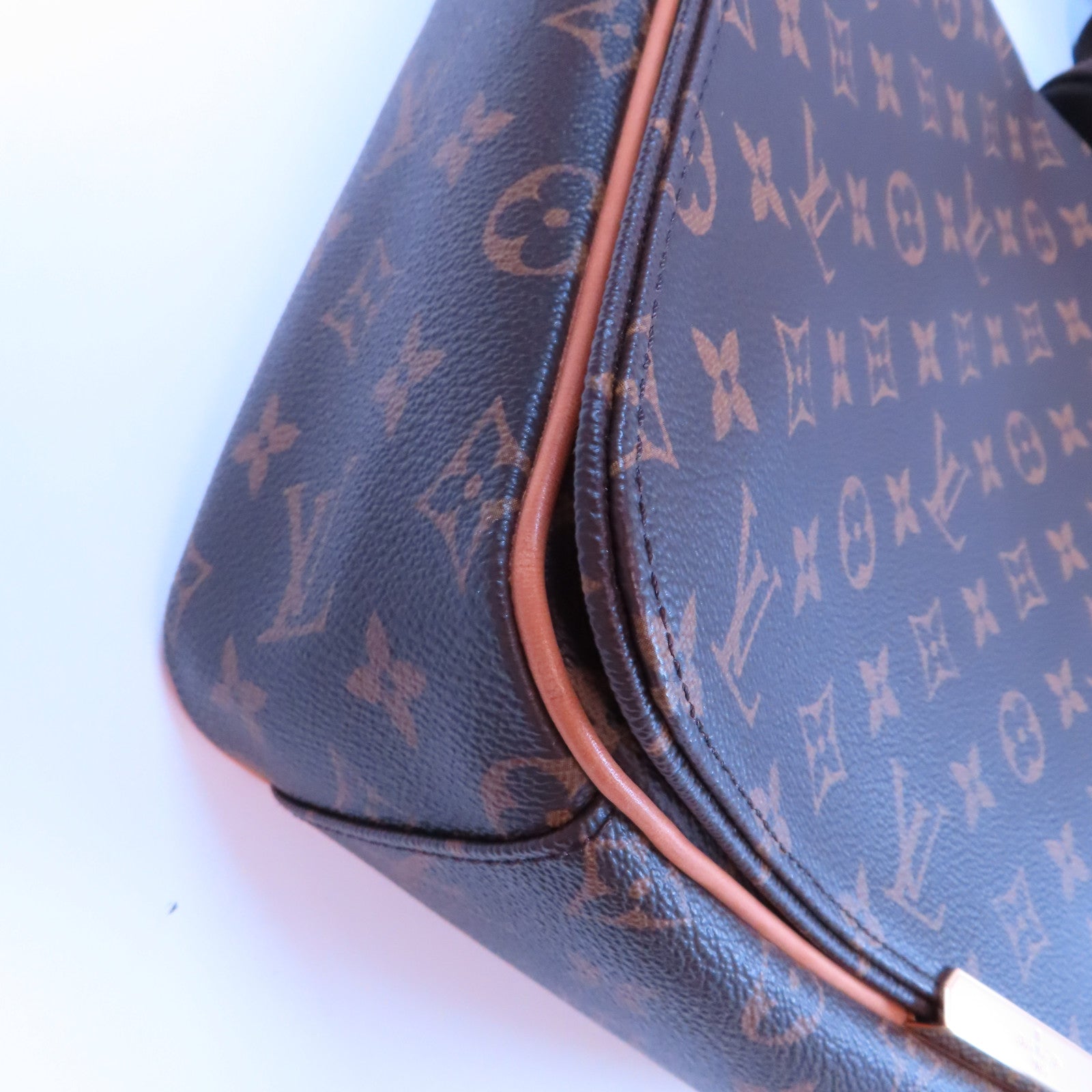 LOUIS VUITTON Monogram Valmy MM金扣肩背袋啡色