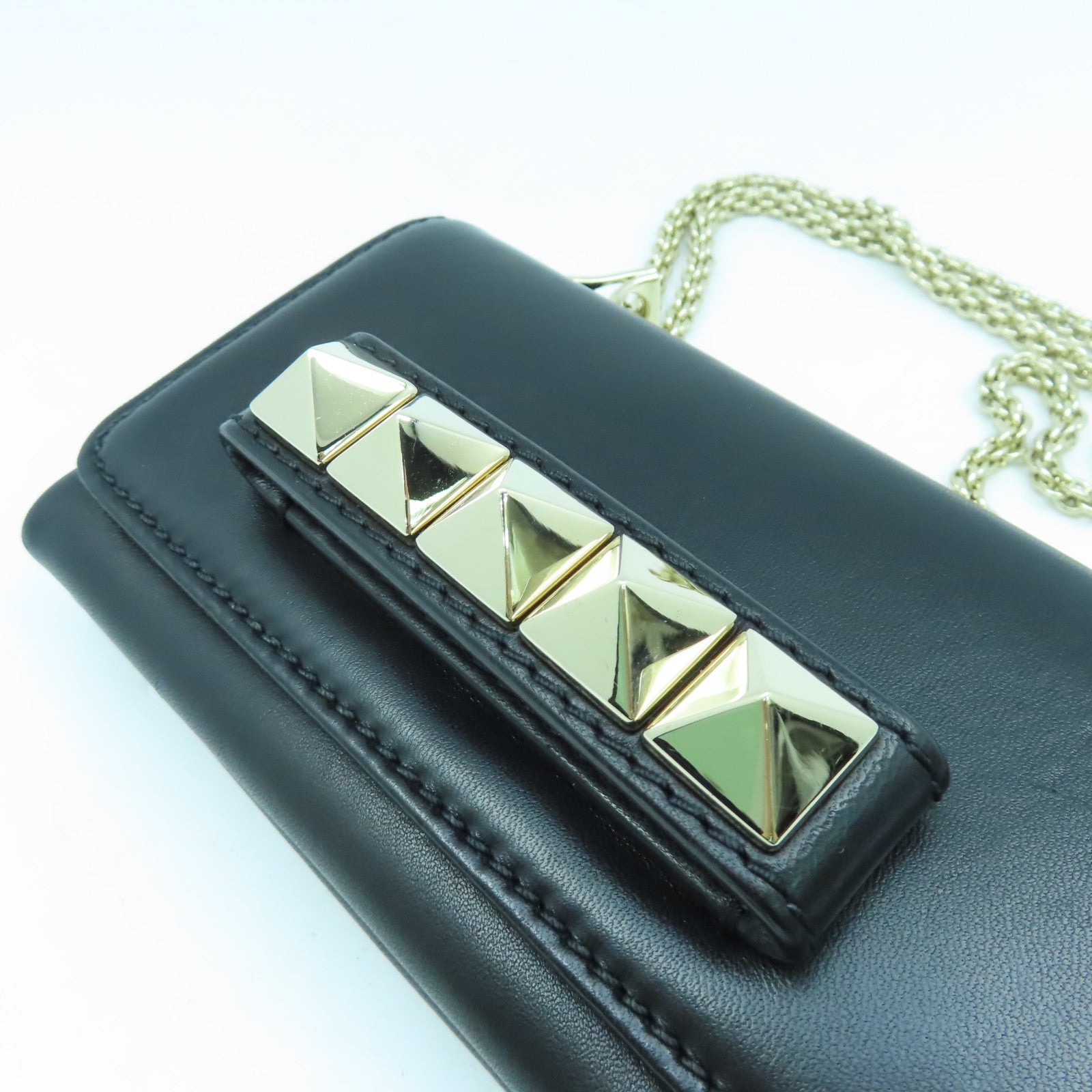 Valentino 【清倉大減價】皮革Chain Shoulder金扣鏈帶肩背袋黑色