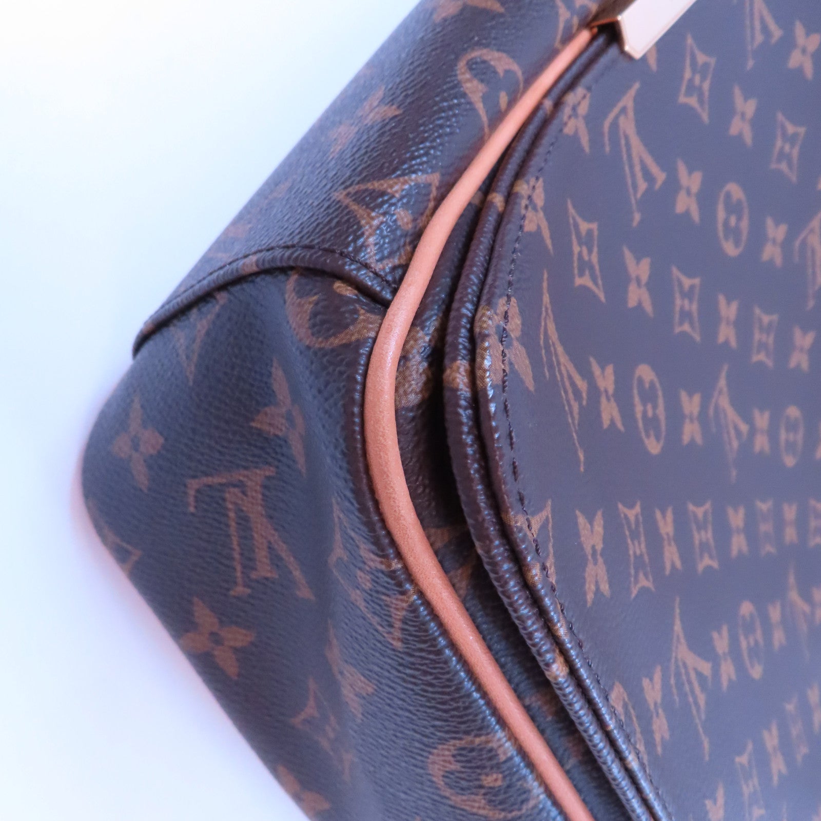 LOUIS VUITTON Monogram Valmy MM金扣肩背袋啡色