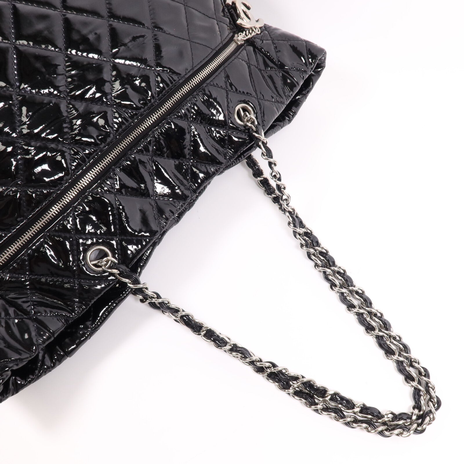 CHANEL 漆皮皮革Shoulder Bag銀扣鏈帶肩背袋