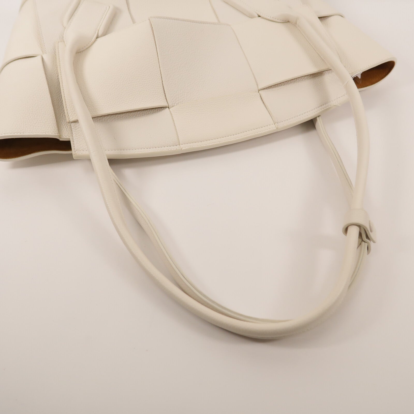 BOTTEGA VENETA 牛皮皮革Arco Tote手挽袋