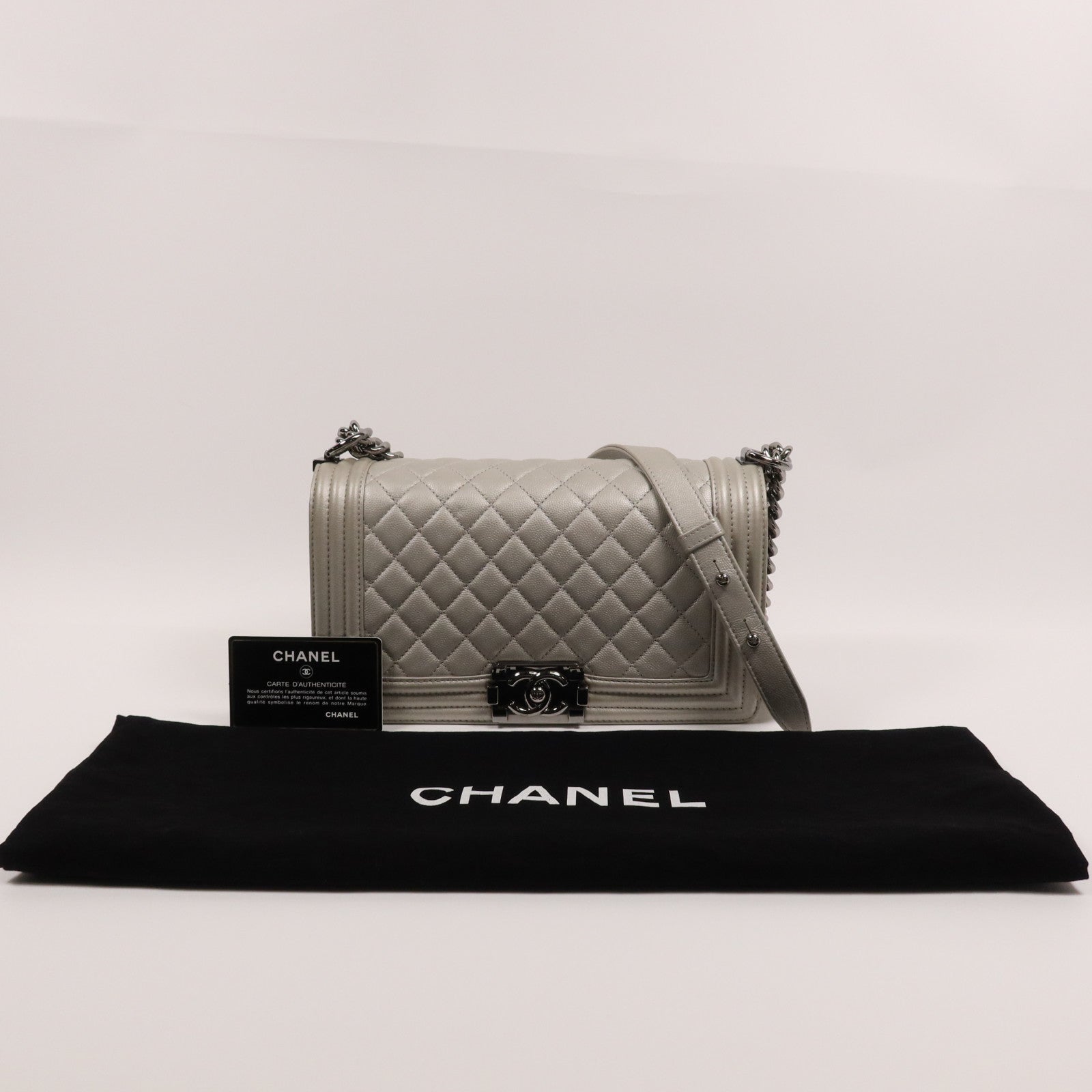 CHANEL 牛皮皮革Boy 25銀扣鏈帶肩背袋