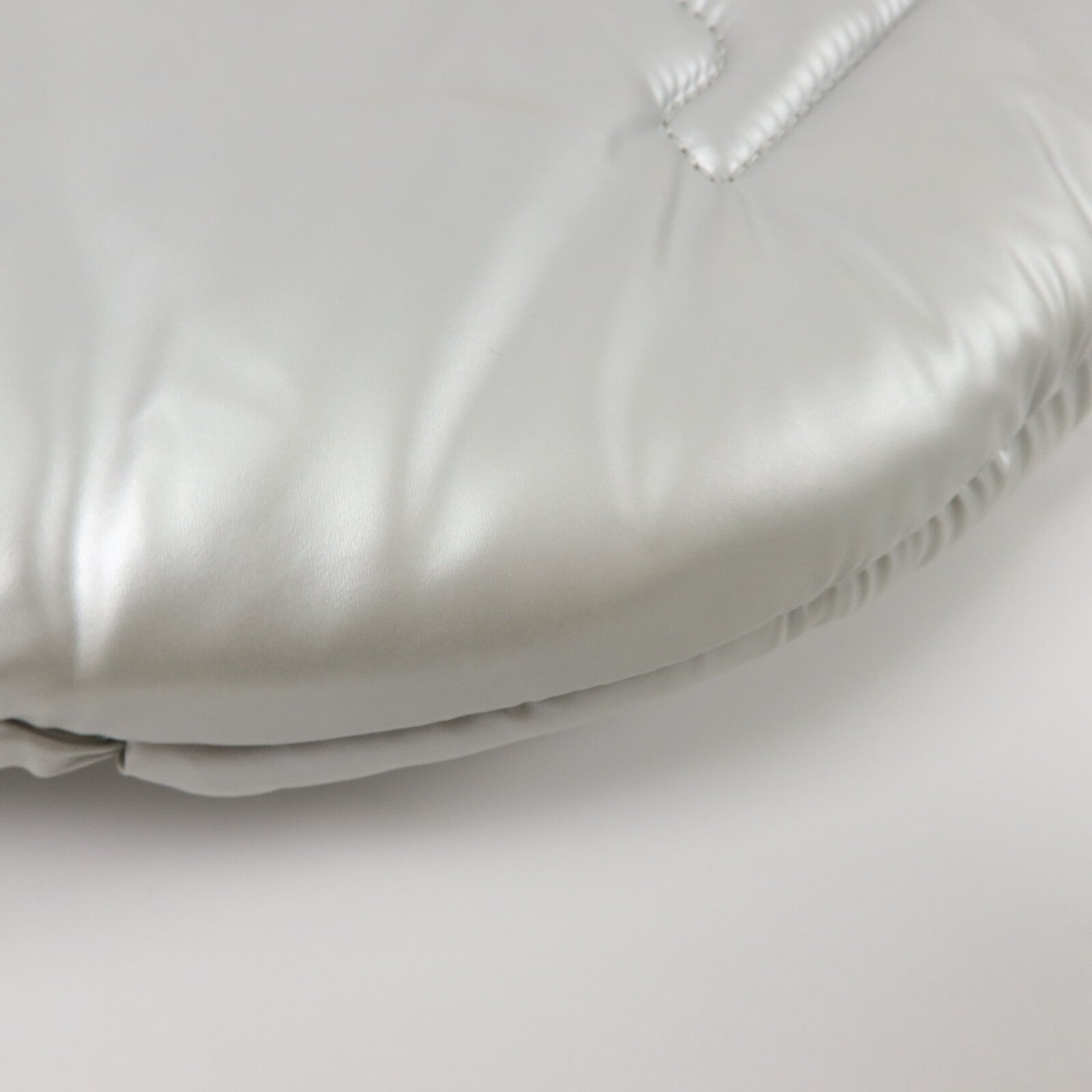 LOUIS VUITTON Monogram Silver Pillow Maxi Bum腰包
