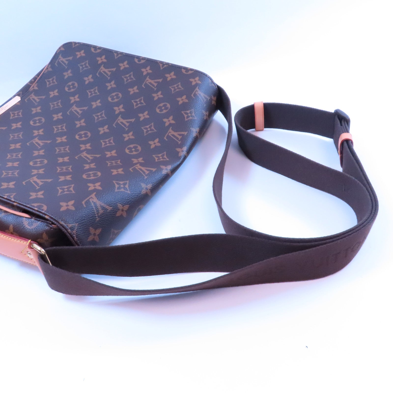 LOUIS VUITTON Monogram Valmy MM金扣肩背袋啡色