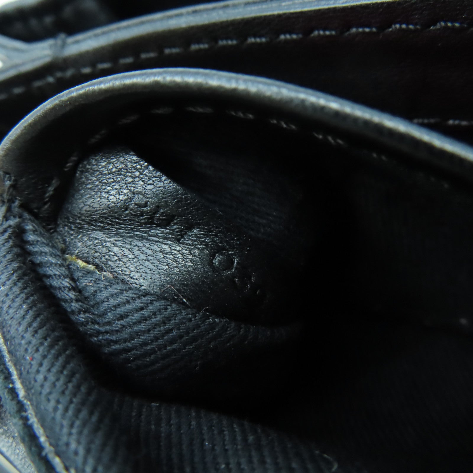 Valentino 【清倉大減價】皮革Chain Shoulder金扣鏈帶肩背袋黑色