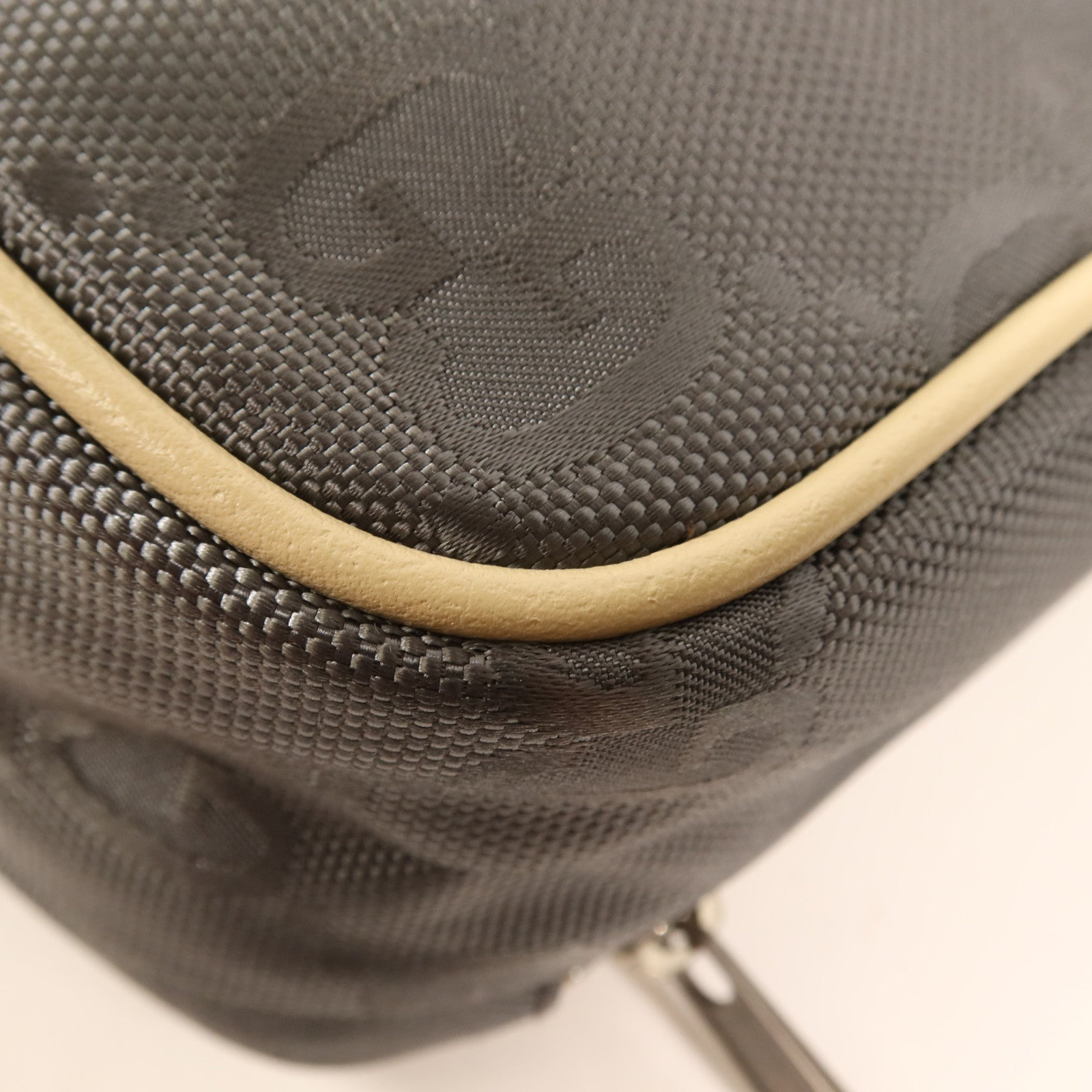 GUCCI 尼龍Shoulder Bag銀扣手挽肩背兩用袋