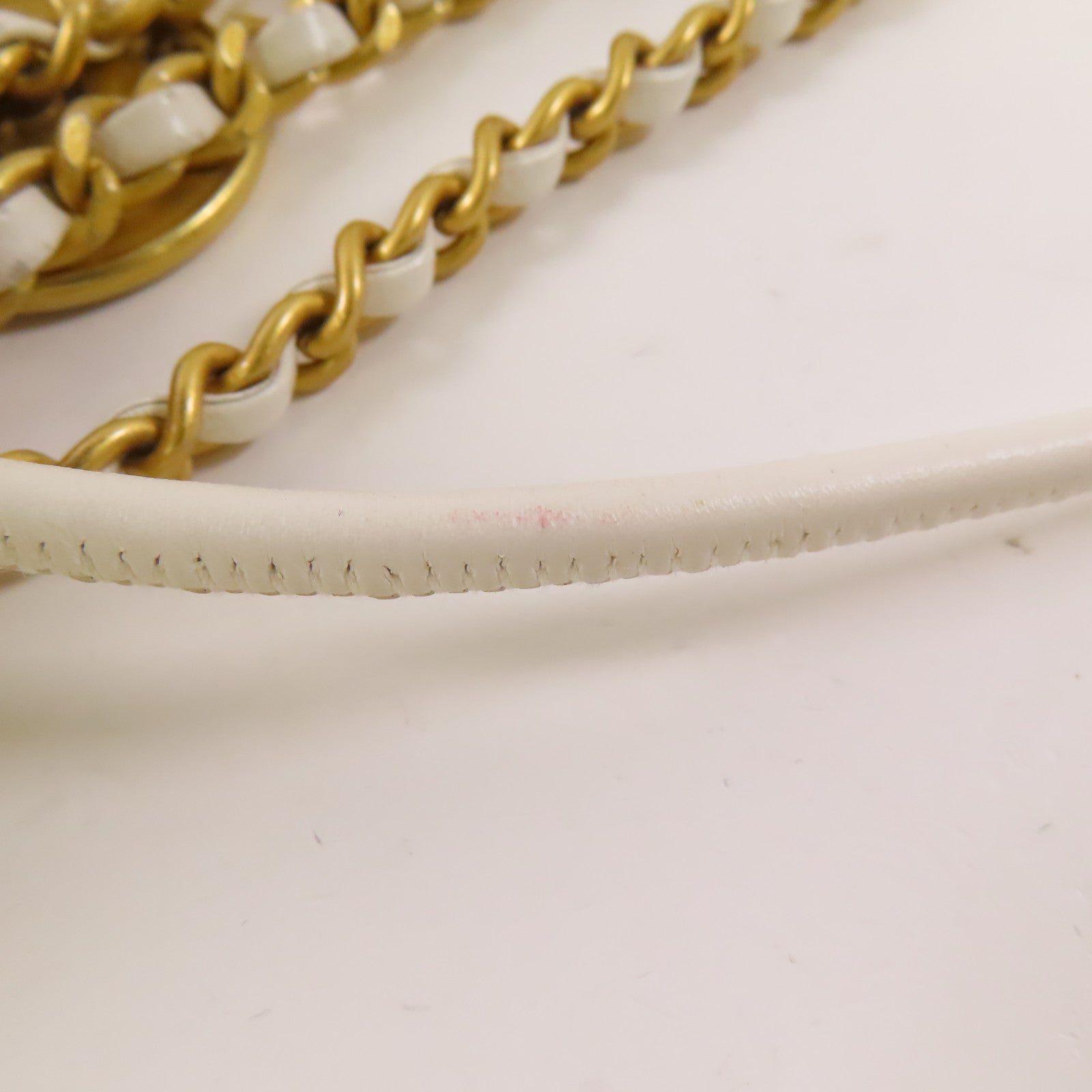 CHANEL 牛皮皮革Mini 22金扣鏈帶肩背袋