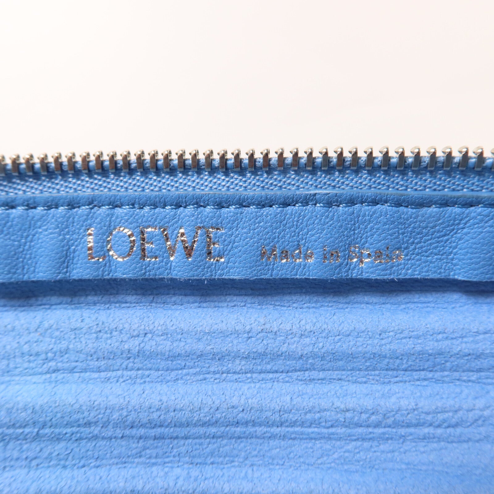 LOEWE 羊皮皮革Bracelet Pouch肩背袋