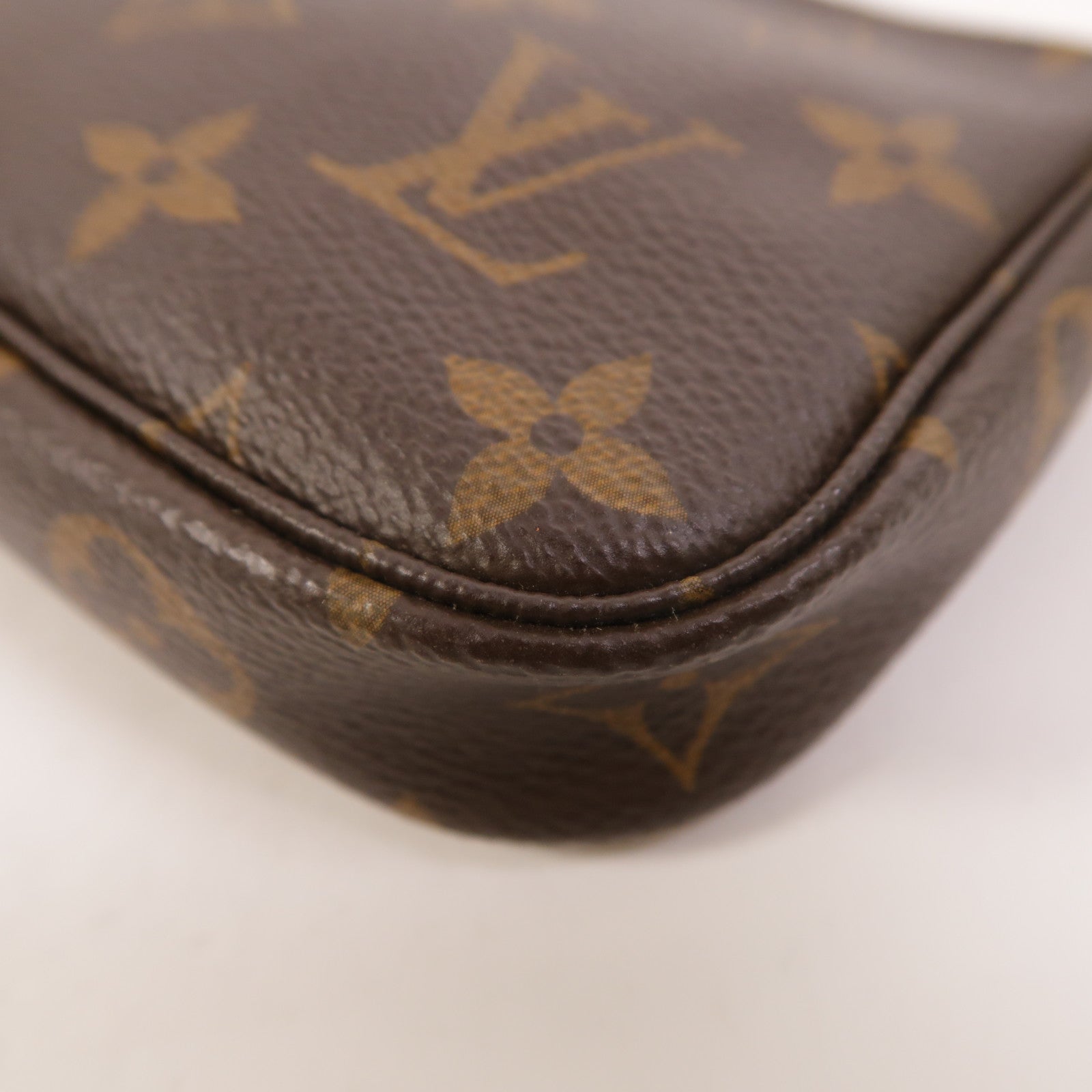 LOUIS VUITTON Monogram Mini Pochette Accessoires手挽袋