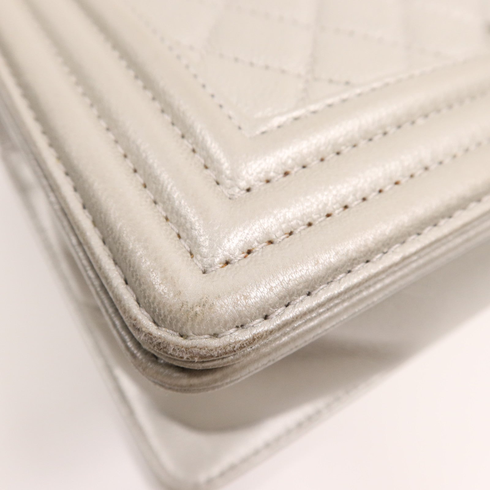 CHANEL 牛皮皮革Boy 25銀扣鏈帶肩背袋