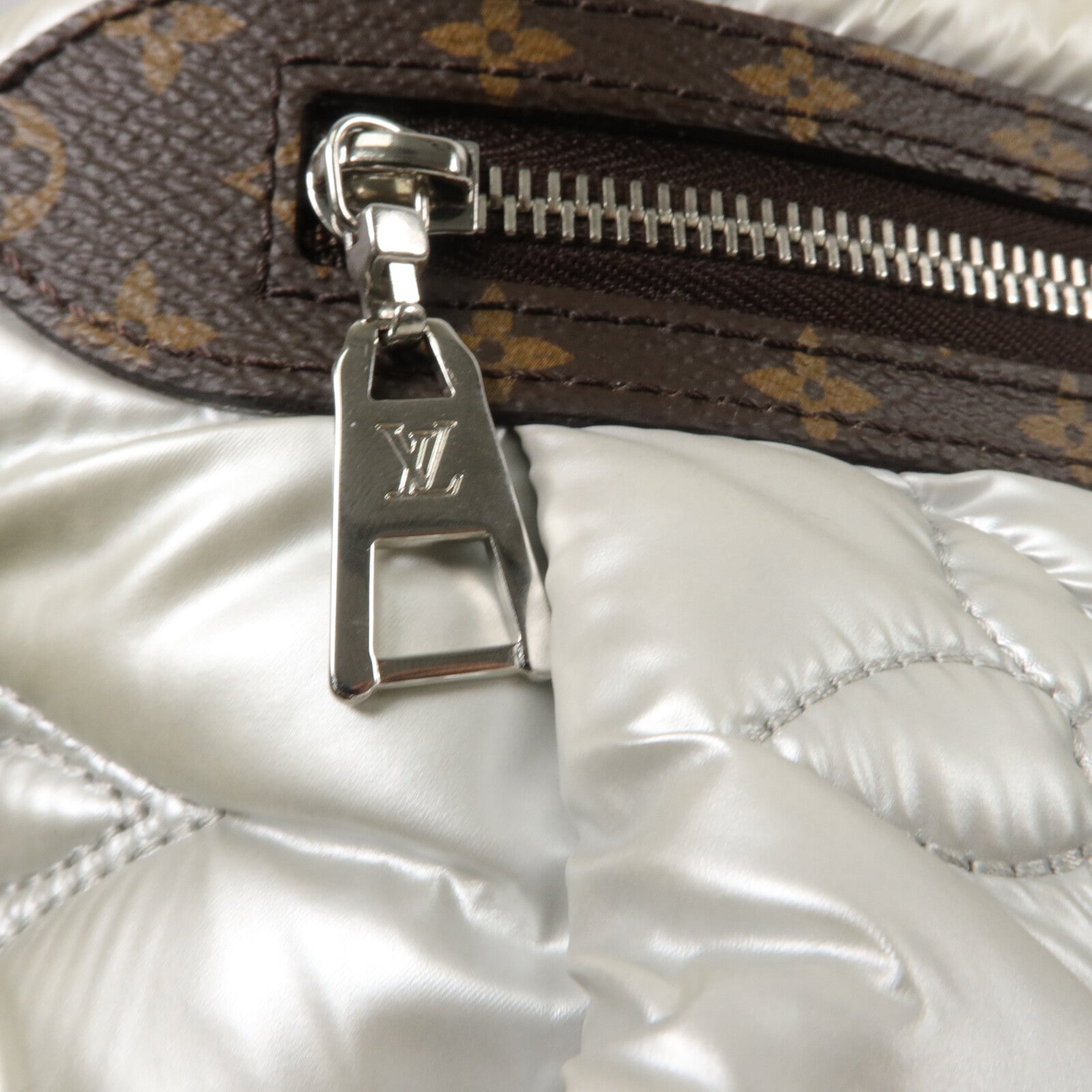 LOUIS VUITTON Monogram Silver Pillow Maxi Bum腰包
