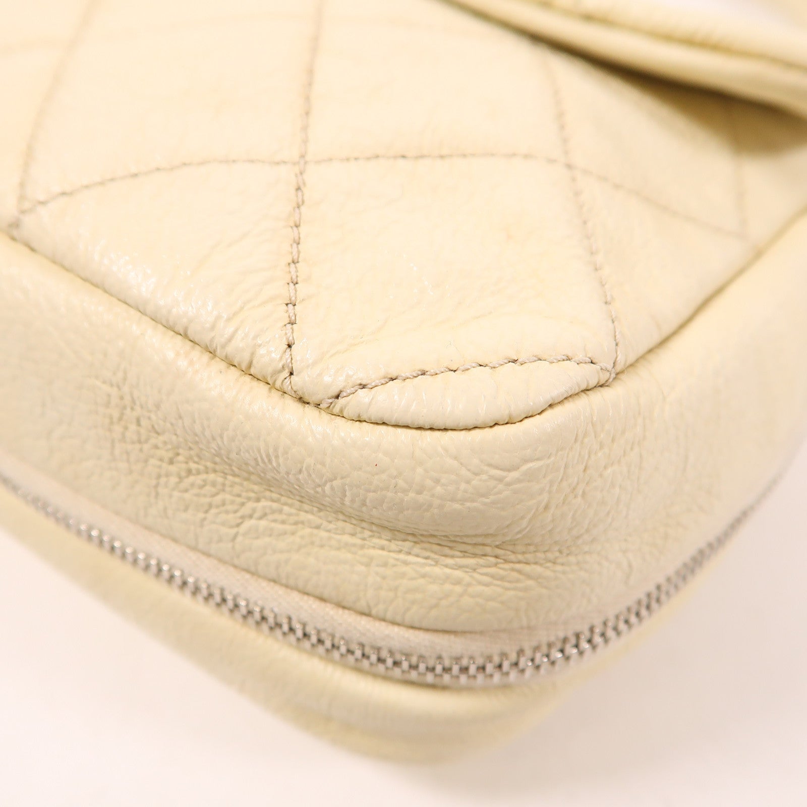 CHANEL 牛皮皮革Shoulder Bag銀扣肩背袋