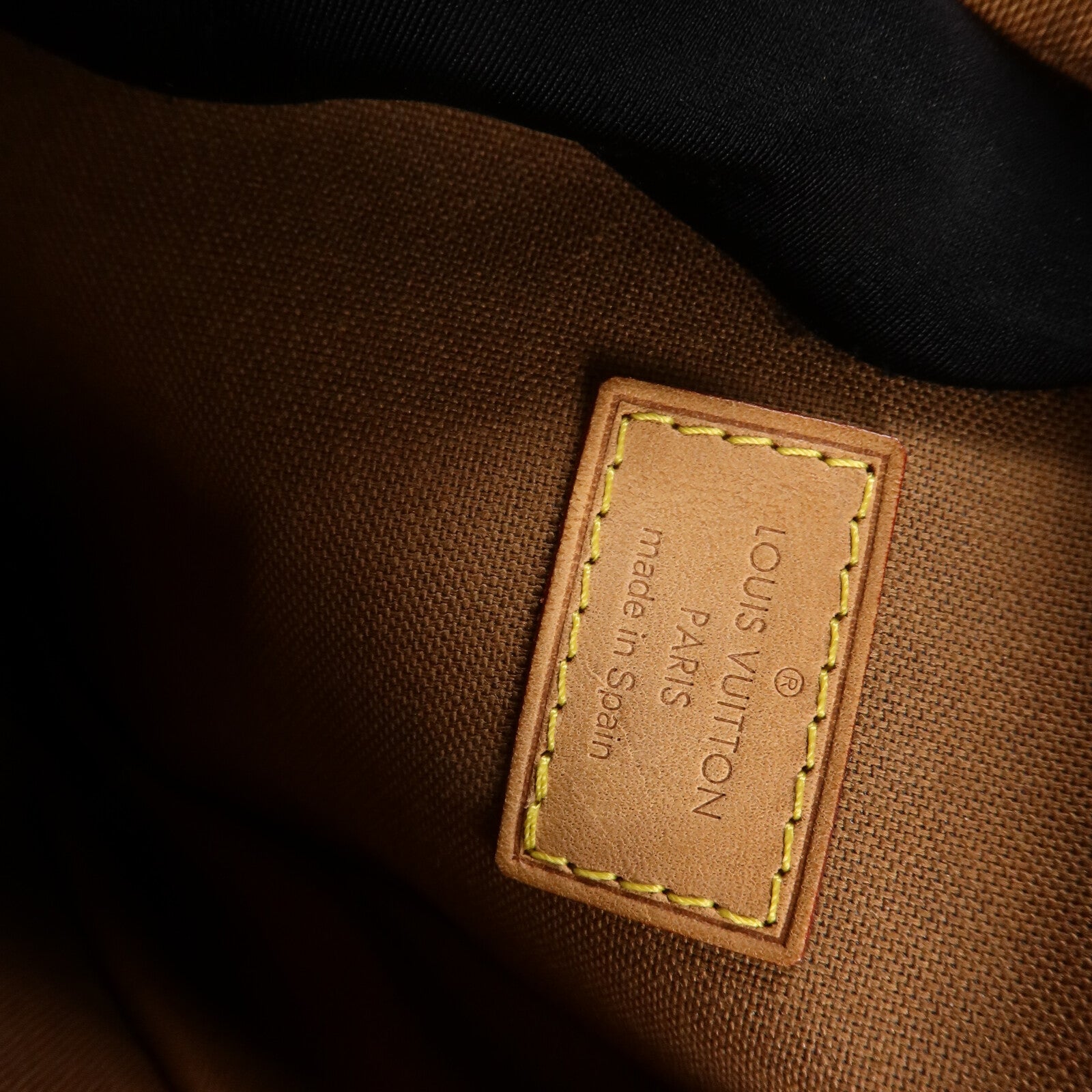 LOUIS VUITTON Monogram Pochette Gange金扣肩背袋