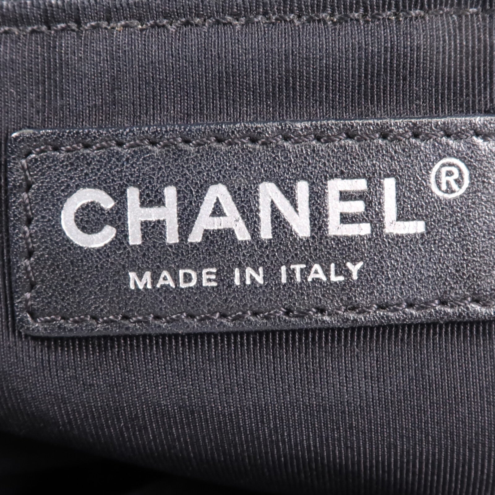 CHANEL 漆皮皮革Shoulder Bag銀扣鏈帶肩背袋