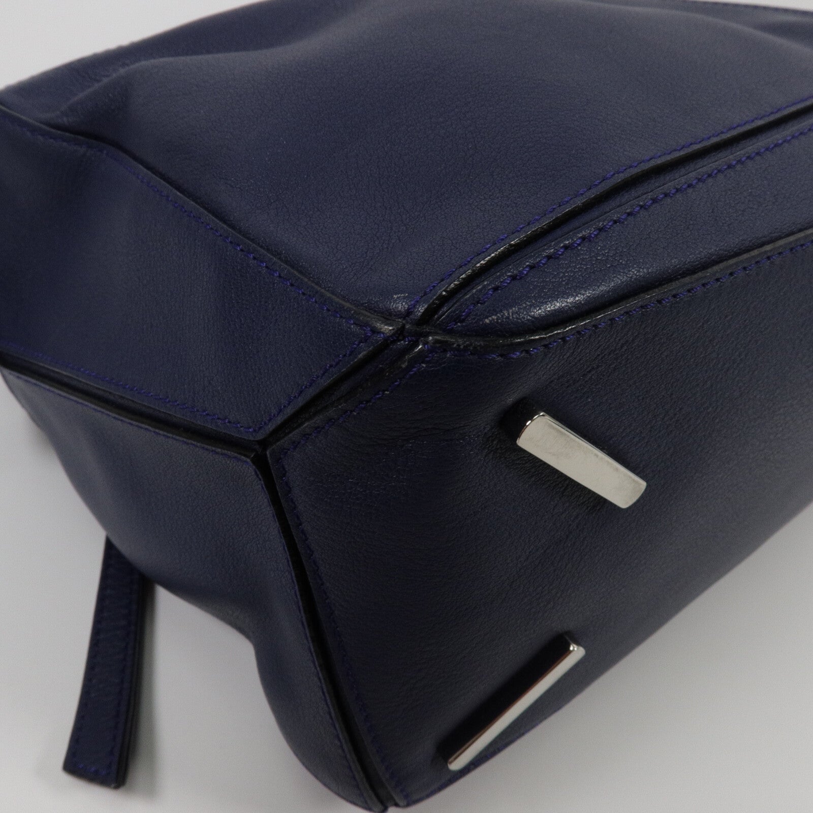 LOEWE 牛皮皮革Puzzle Medium手挽肩背兩用袋