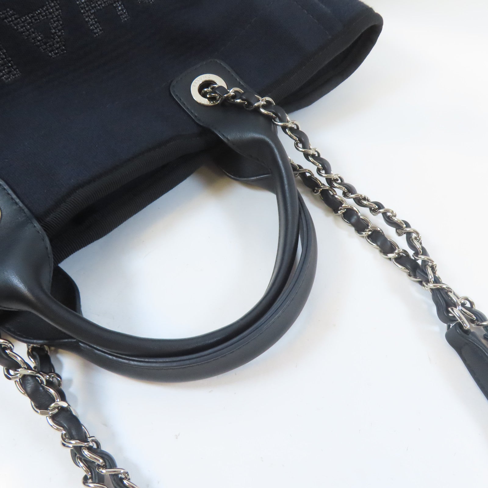 CHANEL 帆布Deauville Tote Medium銀扣手挽肩背兩用袋黑色