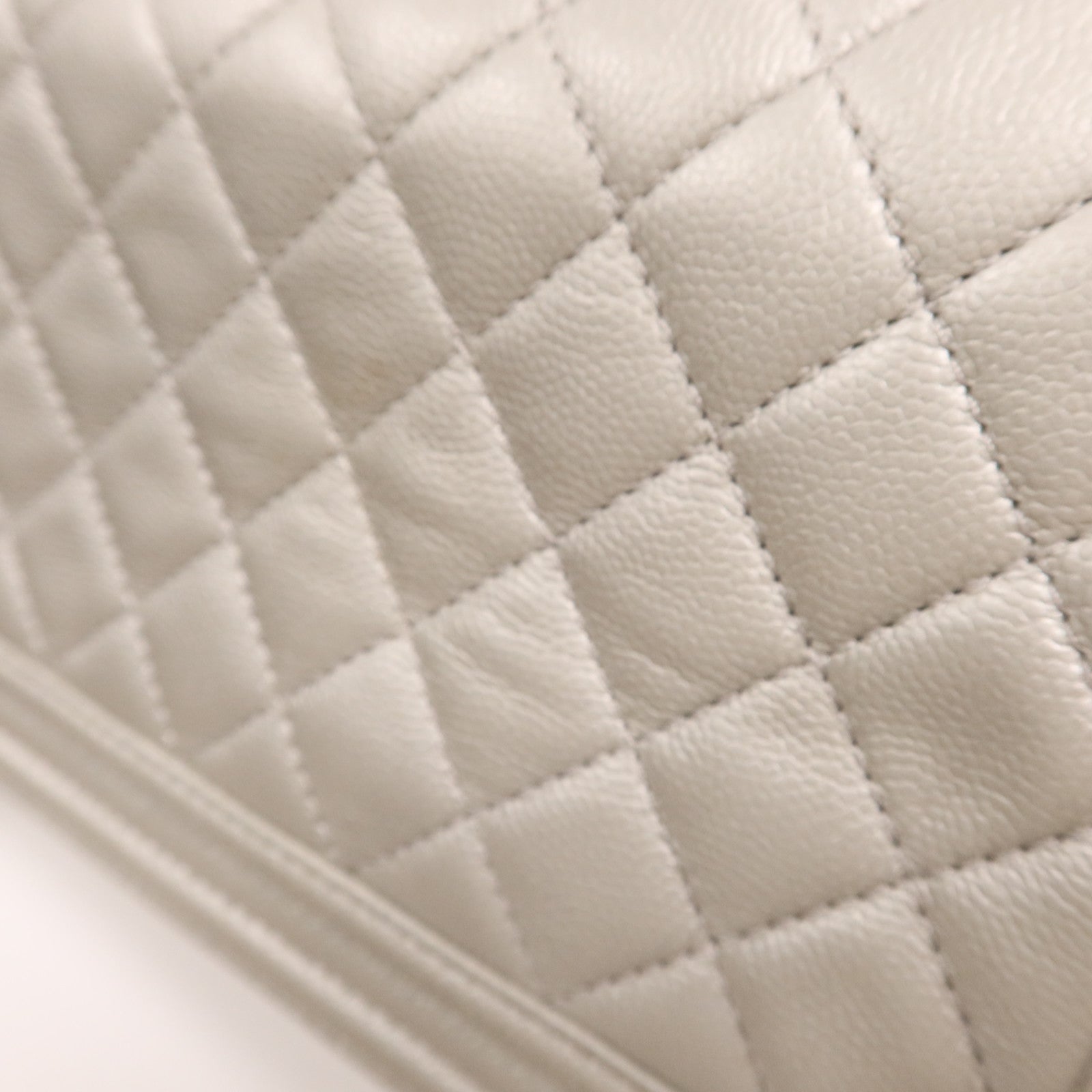 CHANEL 牛皮皮革Boy 25銀扣鏈帶肩背袋