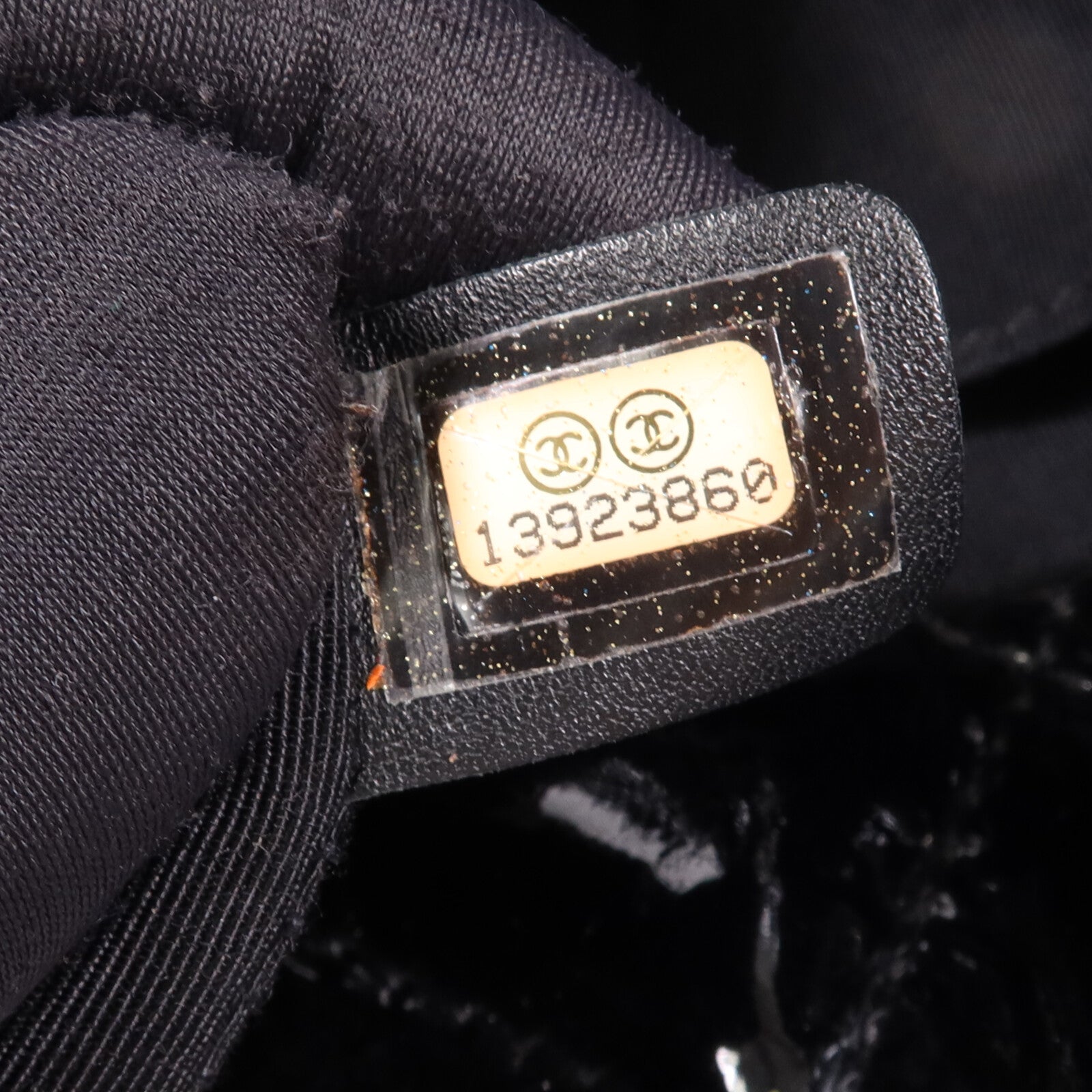 CHANEL 漆皮皮革Shoulder Bag銀扣鏈帶肩背袋