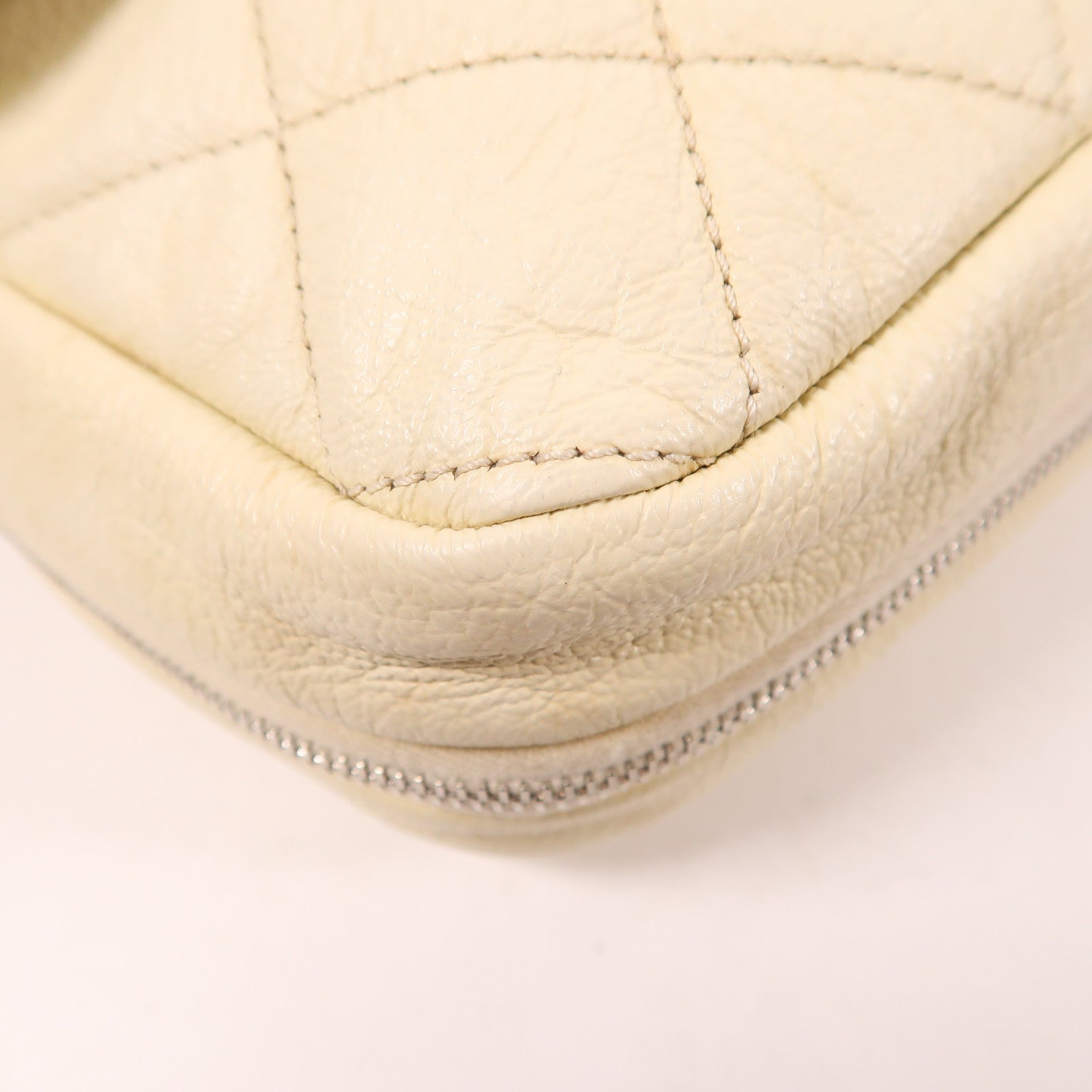 CHANEL 牛皮皮革Shoulder Bag銀扣肩背袋