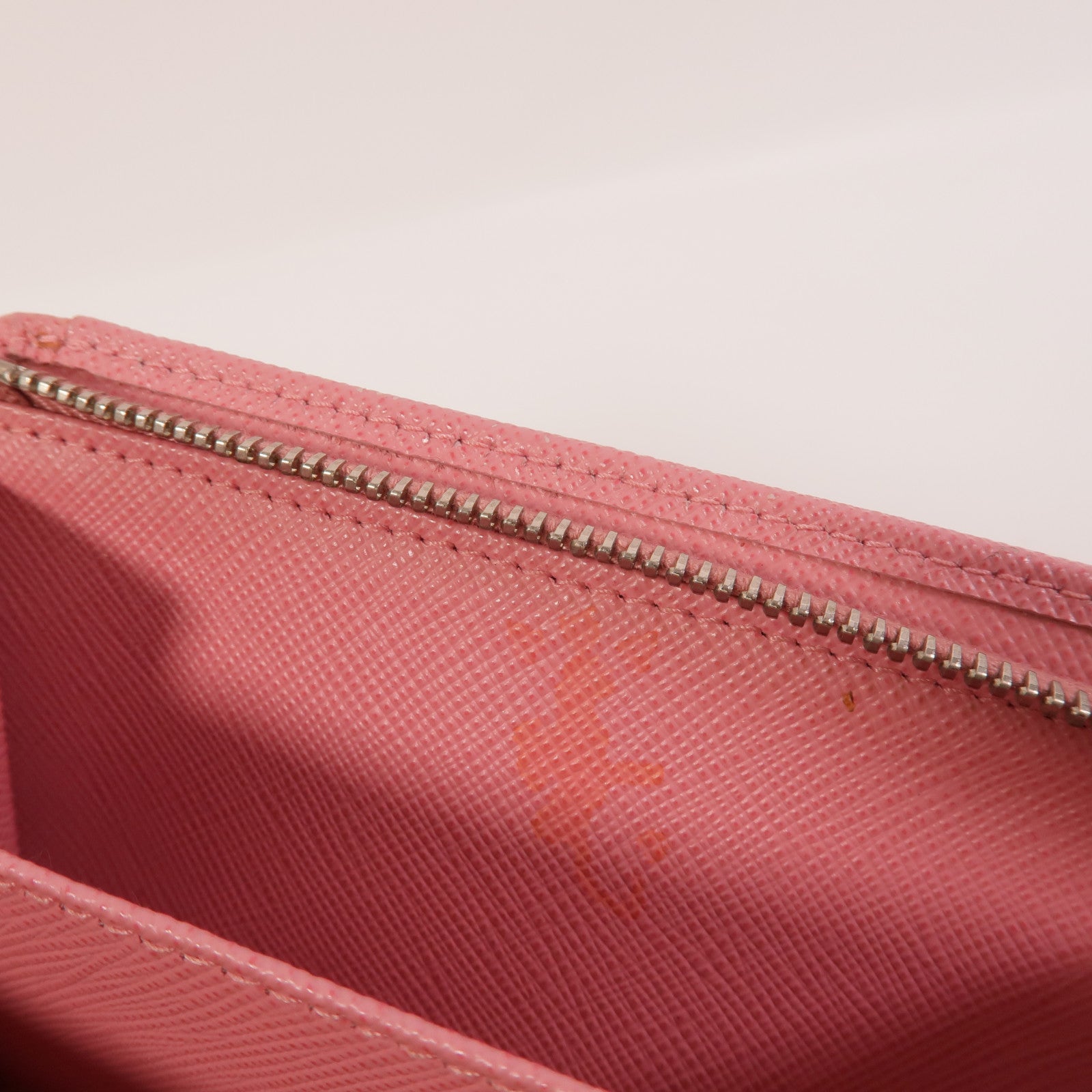 PRADA 牛皮皮革Bi-fold L-Shaped Zipper Wallet錢包