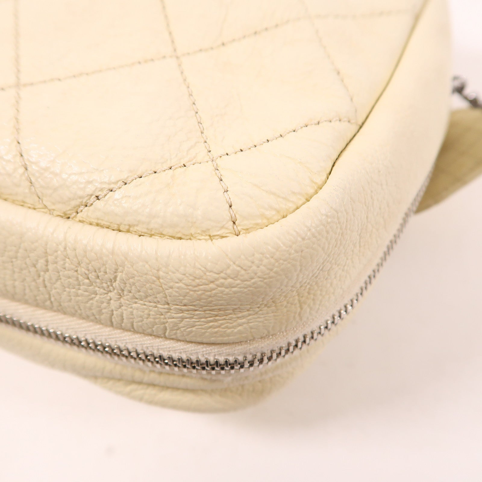 CHANEL 牛皮皮革Shoulder Bag銀扣肩背袋