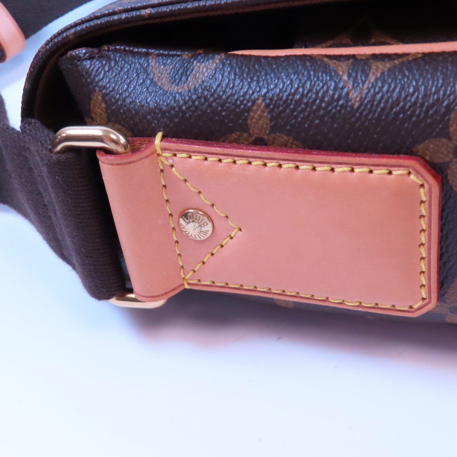 LOUIS VUITTON Monogram Valmy MM金扣肩背袋啡色