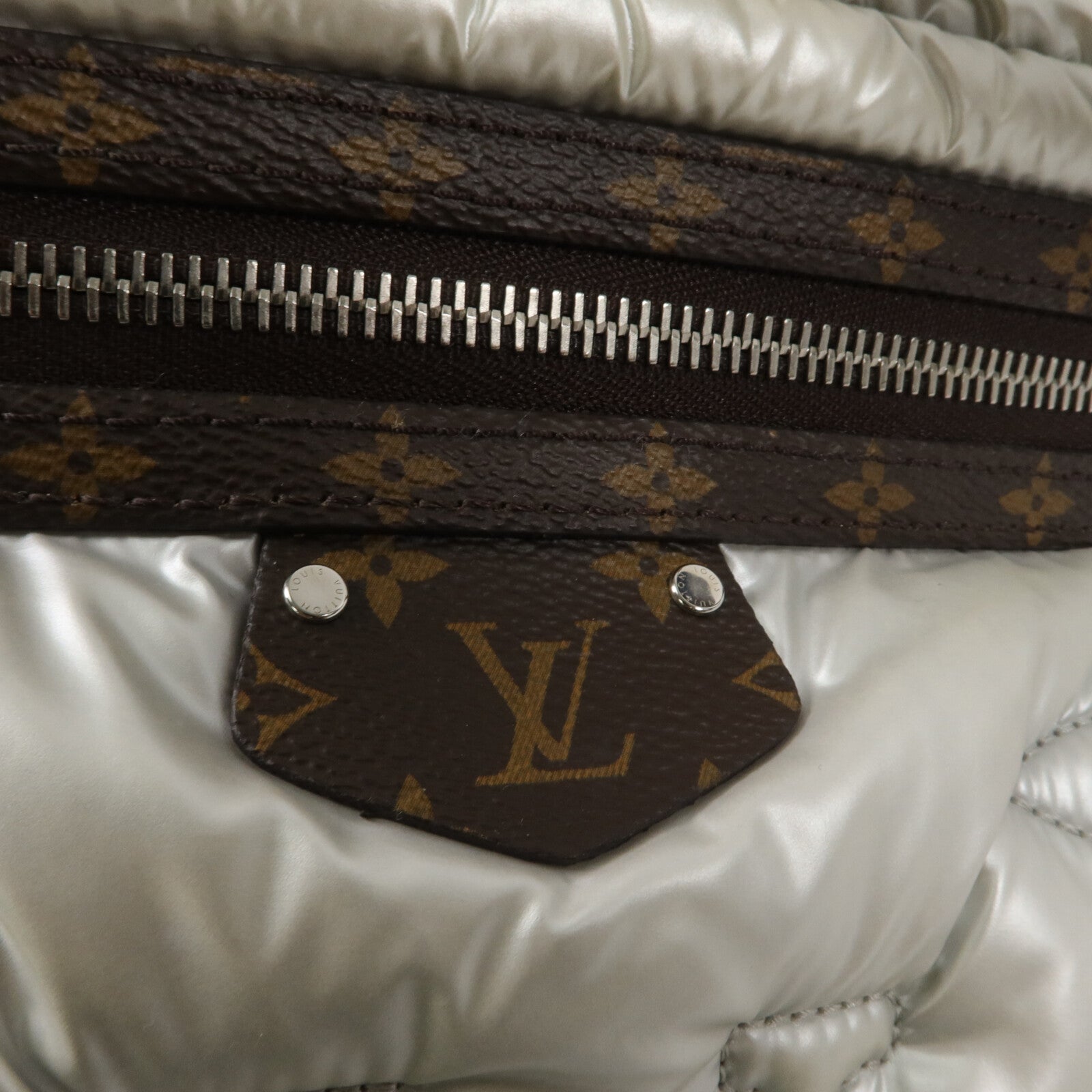 LOUIS VUITTON Monogram Silver Pillow Maxi Bum腰包